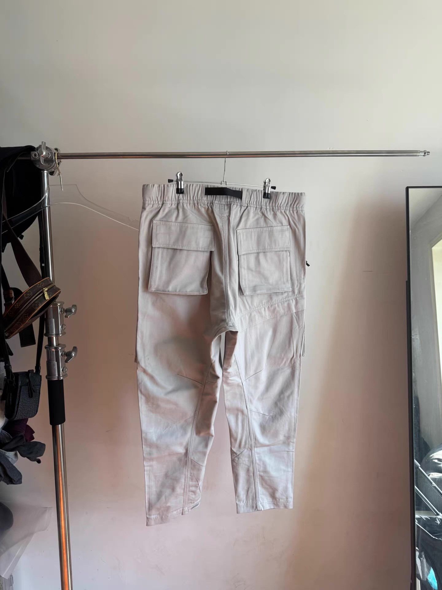 Nike Nike ACG Cargo Pants 2-Pocket Grey Cargo Pants Q17 Size US 36 / EU 52 - 3 Thumbnail