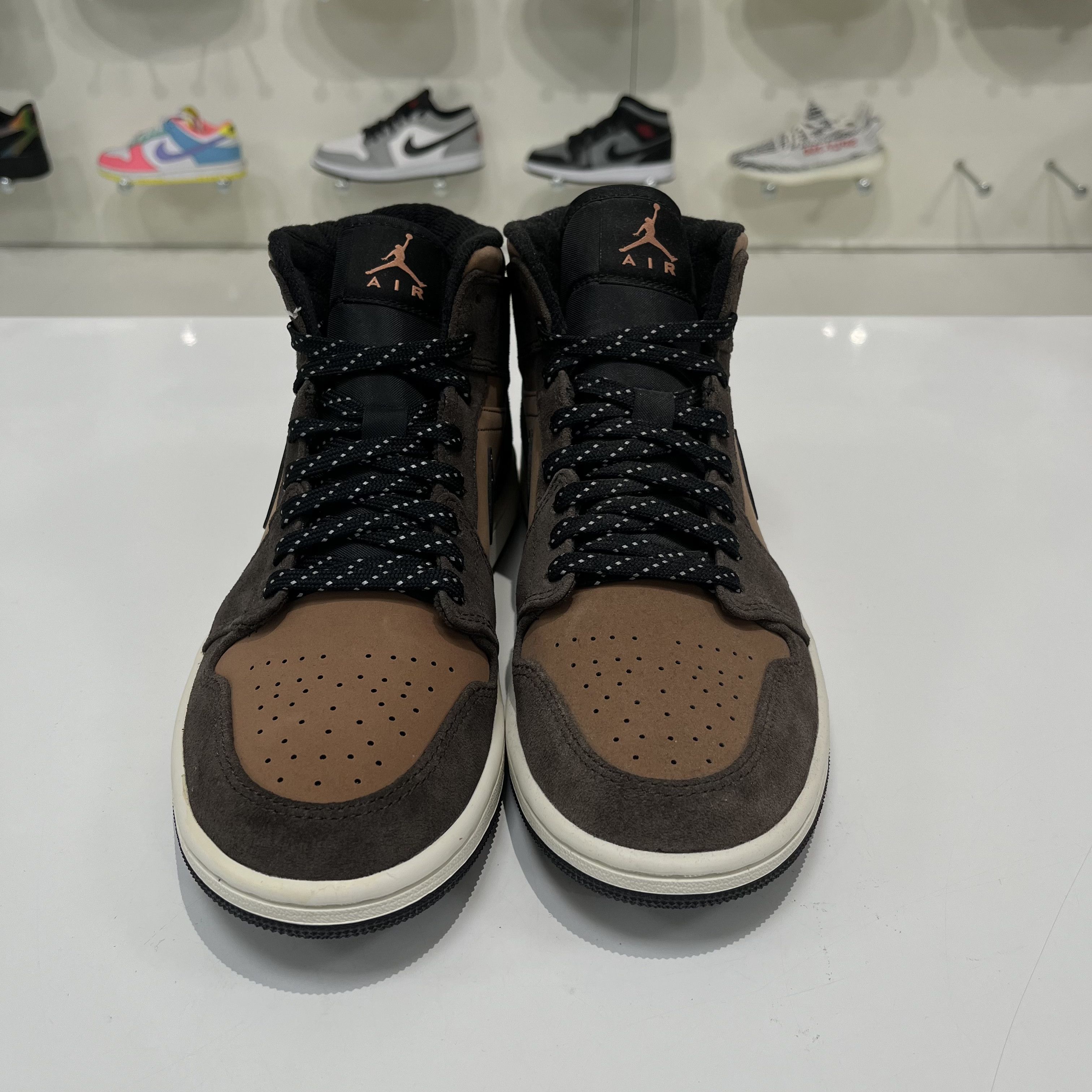 Nike Air Jordan 1 Mid SE Dark Chocolate Size US 8 / EU 41 - 5 Thumbnail