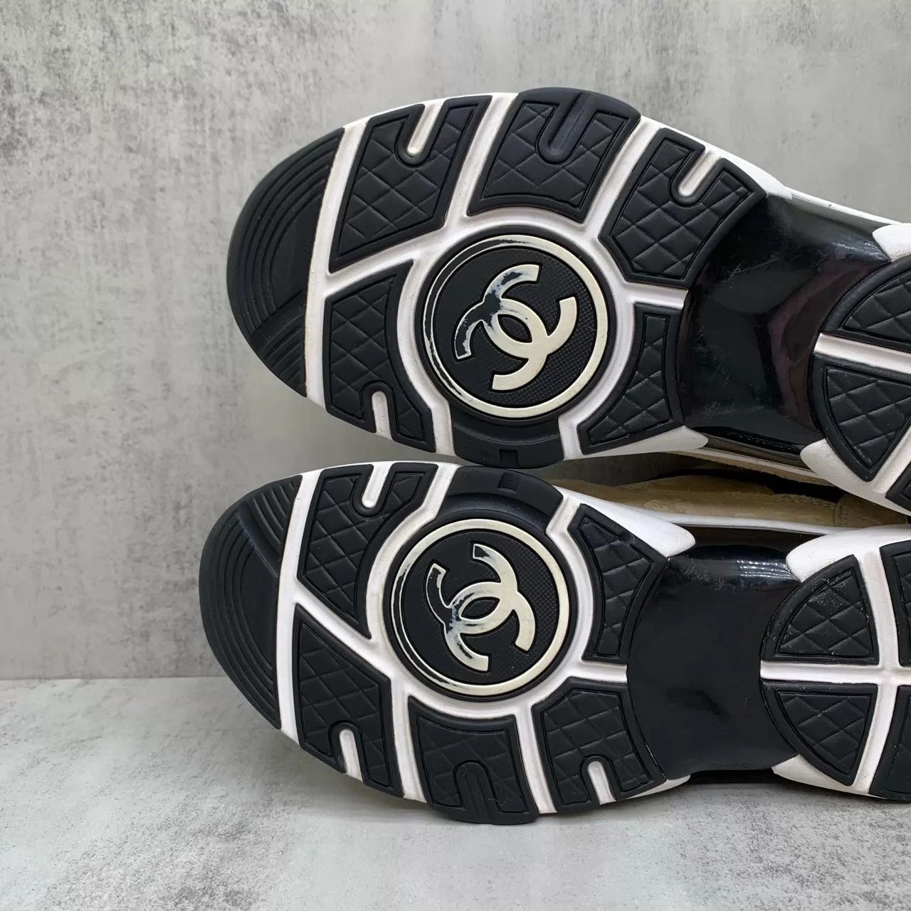 Chanel Chanel AOP Sneakers 39.5 95 New Size US 9 / IT 39 - 8 Thumbnail