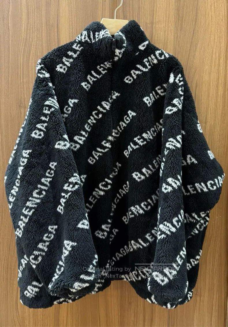 Balenciaga Balenciaga Black and white full print teddy jacket Size XXS / US 00 / IT 34 - 1 Thumbnail