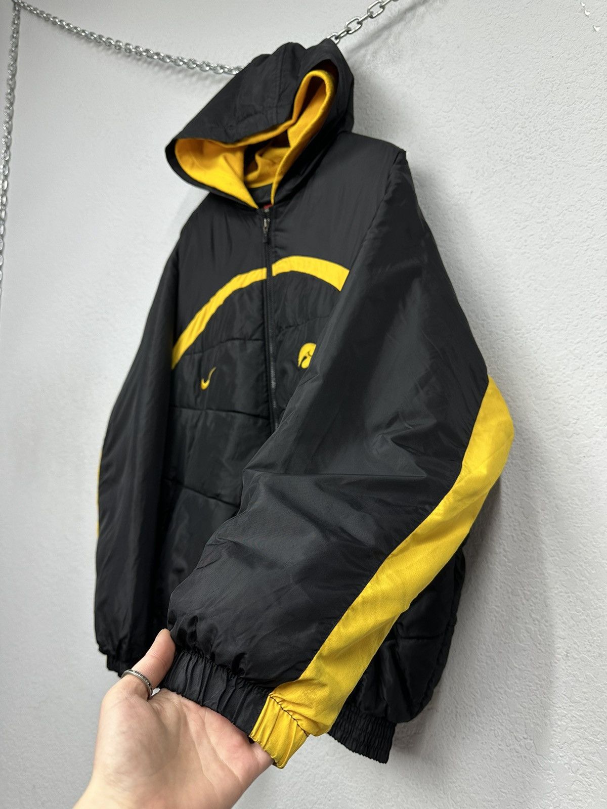 Nike VTG lowa Hawkeyes Logo Mens Full Zip Hooded Jacket 90s NCAA Size US XL / EU 56 / 4 - 5 Thumbnail