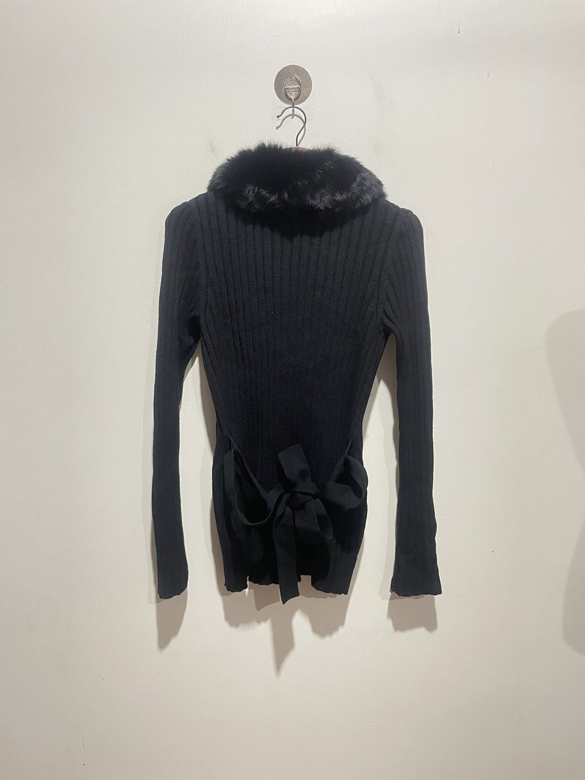 Barneys New York Barneys New York Sweatshirt with blue fox fur neck Size ONE SIZE - 2 Thumbnail