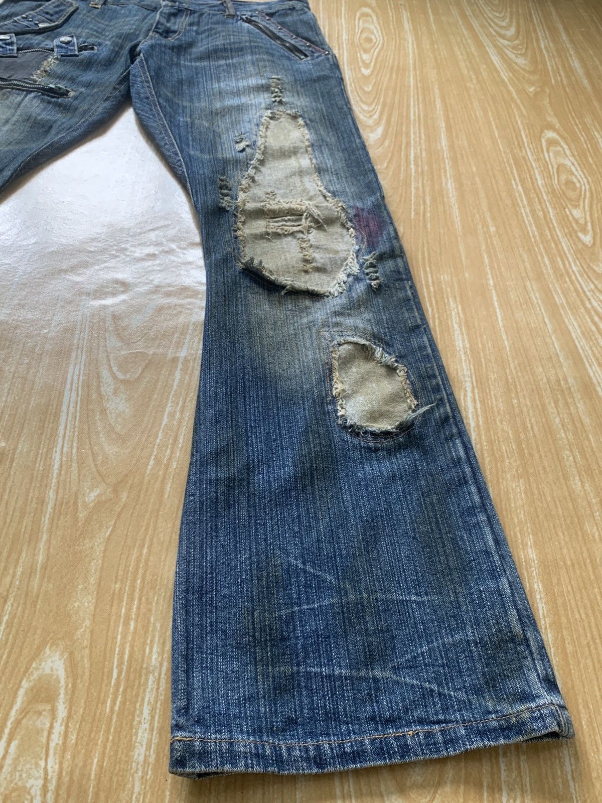 In The Attic Rare Distressed In The Attic Flare Denim Jeans Pants Size US 31 - 14 Thumbnail