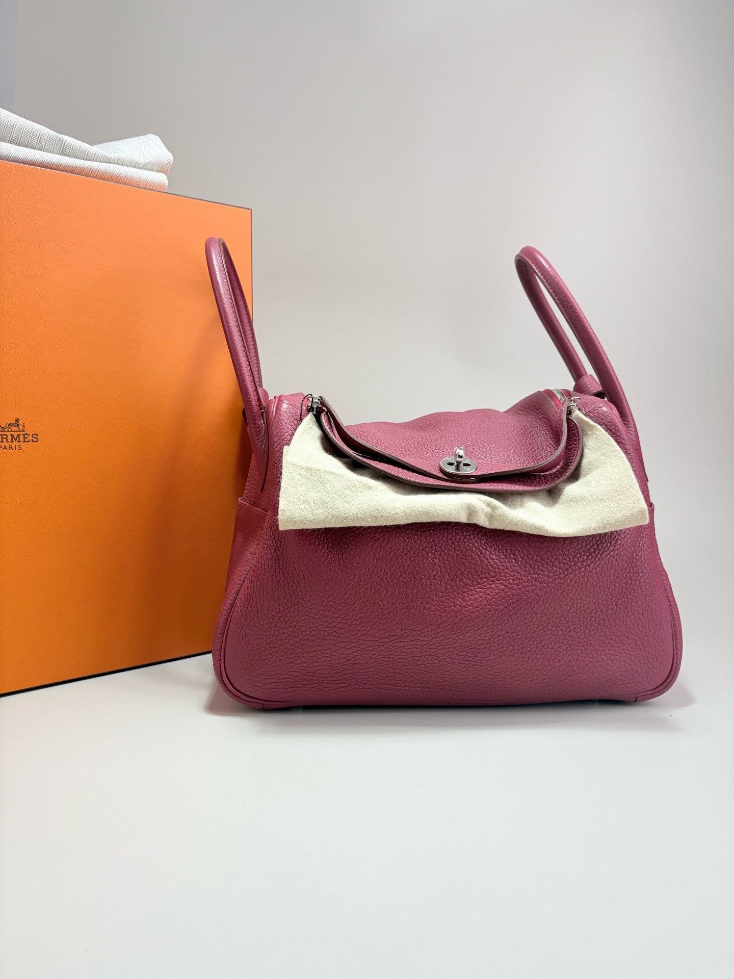 Hermes Hermes Lindy 30 Shoulder Crossbody Bag Size ONE SIZE - 1 Thumbnail