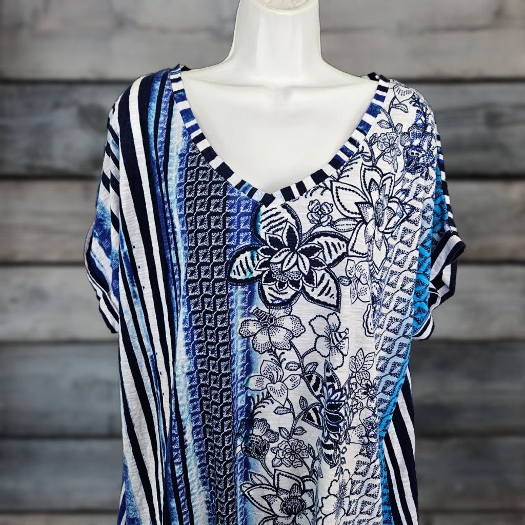 Vintage Chico's Zenergy Womens Top XL Blue White Floral Short Sleeve Shirt Womens XL Blue White Floral Chico's Zenergy Shirt Size XL / US 12-14 / IT 48-50 - 1 Thumbnail