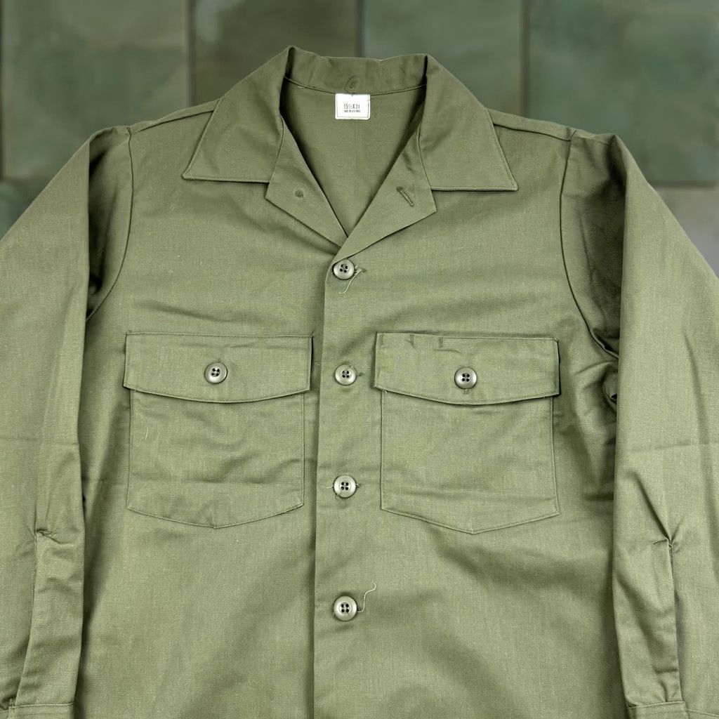 Vintage VINTAGE Army Button-Up Shirt Military USA 1980s Green Collared Long Sleeve Adult Large Mens Shirt Size US L / EU 52-54 / 3 - 1 Thumbnail