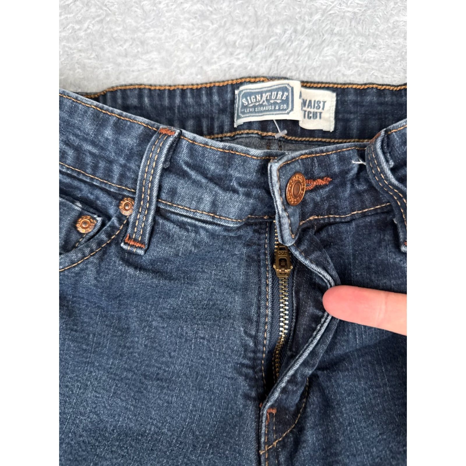 Levi's Levi's Jeans Women 8 Blue Denim Bootcut Mid Rise 27in 26in Inseam 5-Pocket Cotton Blend Stretch Regular Jeans Halloween? No. Size 30" / US 8 / IT 44 - 5 Thumbnail