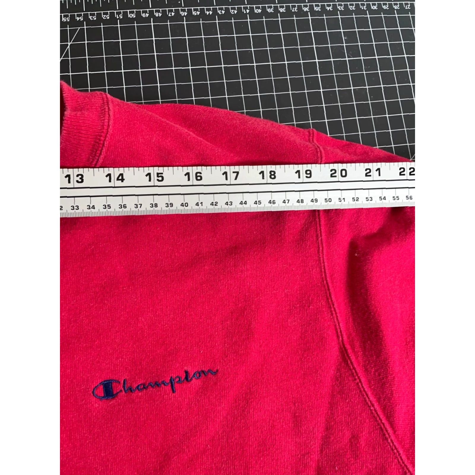 Champion VINTAGE Champion Sweatshirt Adult Large Red Embroidered Script 90s Hipster Retro Mens Pullover Sweatshirt Size US L / EU 52-54 / 3 - 7 Thumbnail