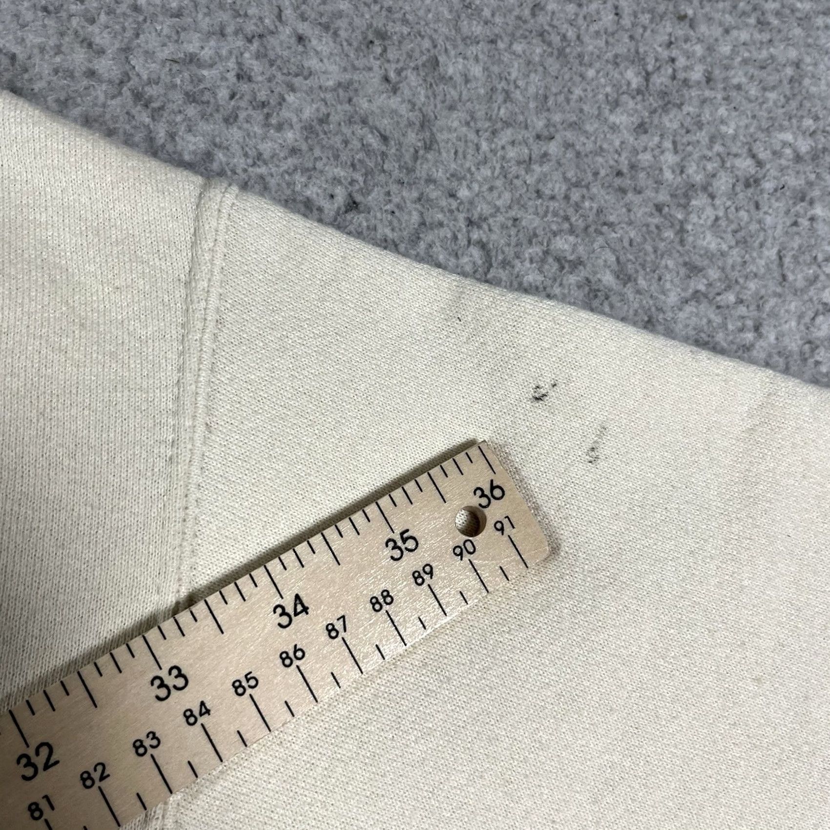 Lee VINTAGE Pfizer Sweatshirt Mens XL Cream Pullover Crewneck Logo Embroidered 80s 90s Retro USA Winter Fall Spring Baggy Regular Mens Size US XL / EU 56 / 4 - 2 Thumbnail