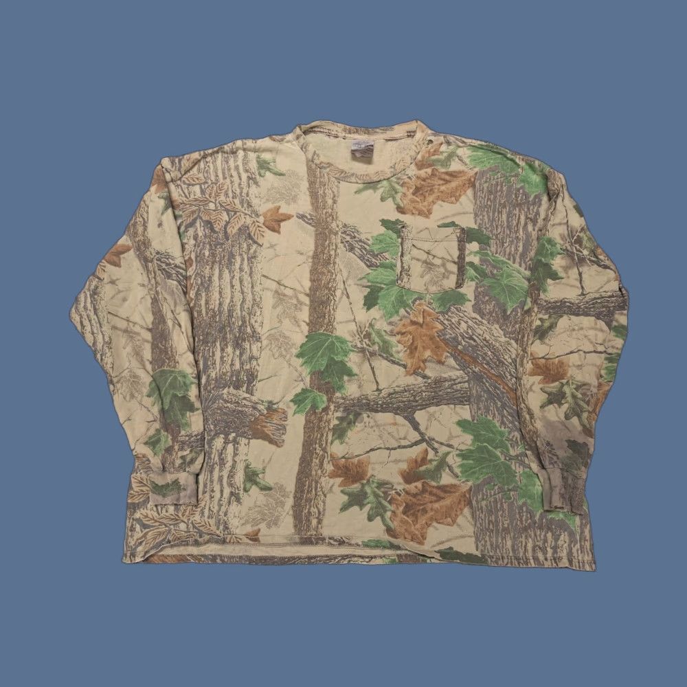 Jerzees VINTAGE Jerzees Realtree Camouflage Distressed Pocket Hunting Shirt 2XL Grunge Men Long Sleeve T-Shirt Green 90s Outdoor Pockets Mens Size US XXL / EU 58 / 5 - 1 Thumbnail