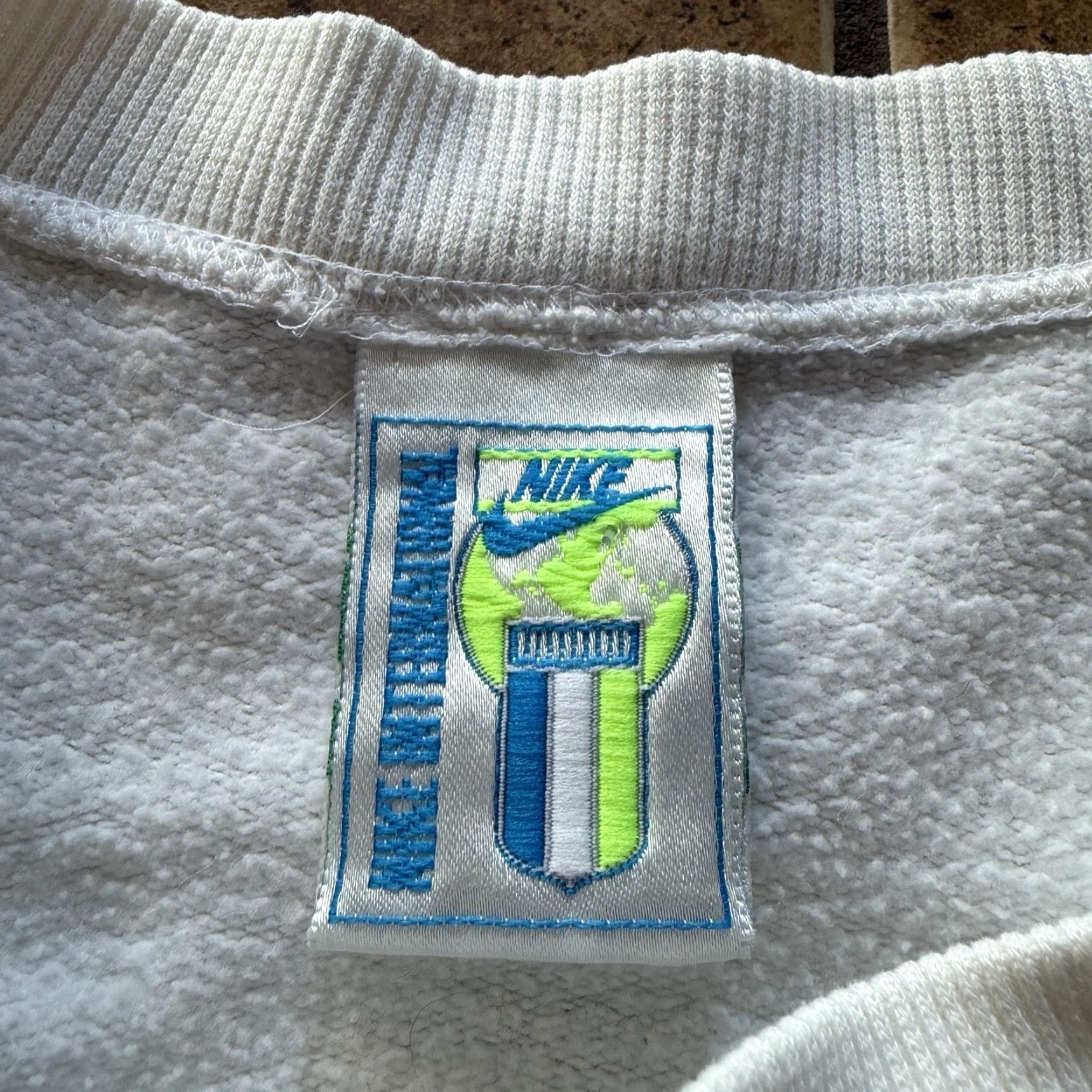 Nike VTG Nike Crewneck Sweatshirt Shirt XL White 90s International Tag Logo Mens Vintage 90s Nike Sportswear Size US XL / EU 56 / 4 - 3 Thumbnail