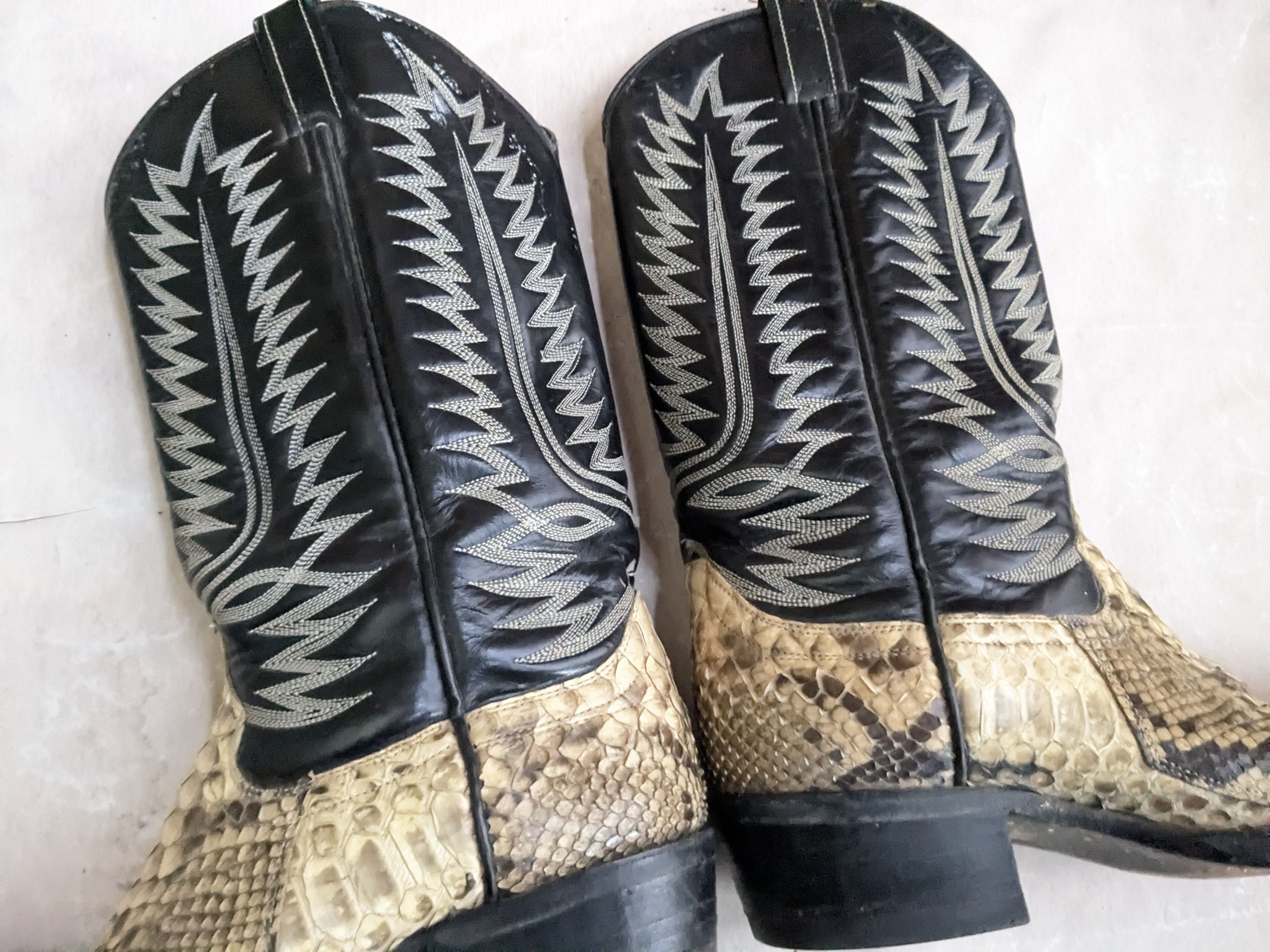 Genuine Leather Cowtown Python Cowboy Boots 9 D Black Snakeskin Size US 9 / EU 42 - 6 Thumbnail