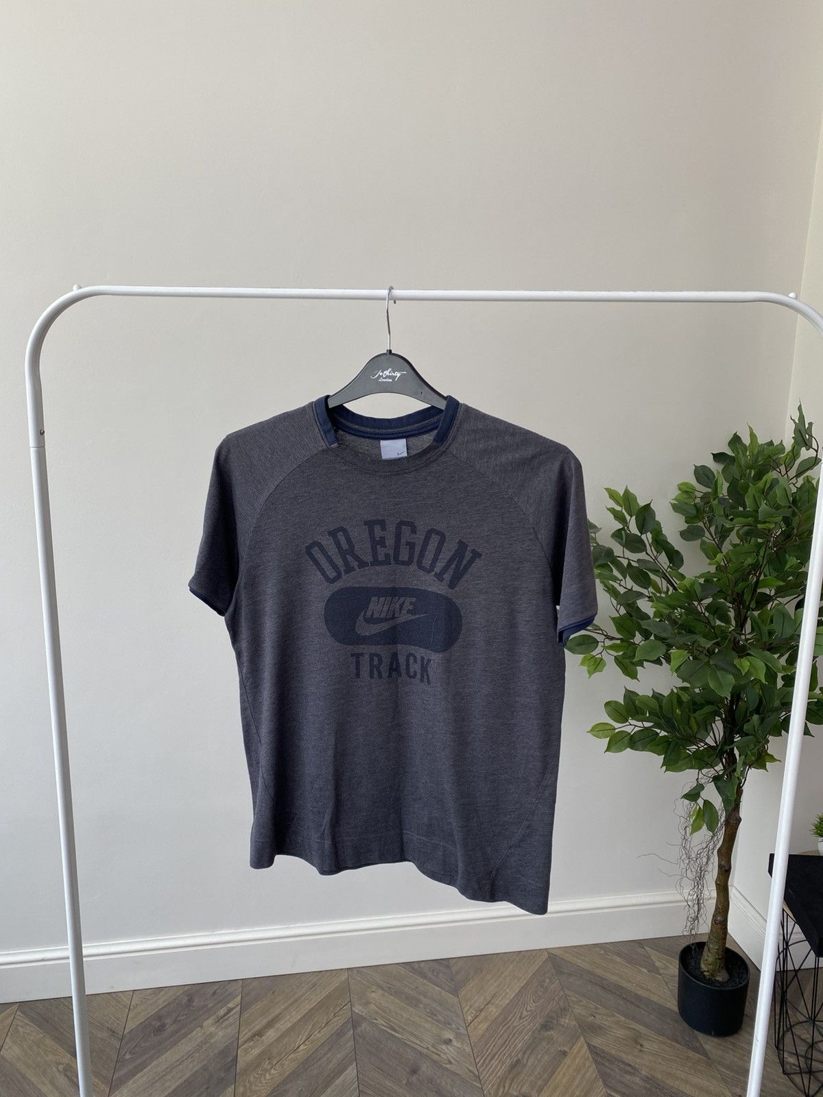 Nike × Vintage Vintage Nike Oregon T-Shirt Men’s Gray Athletic Size US M / EU 48-50 / 2 - 2 Thumbnail
