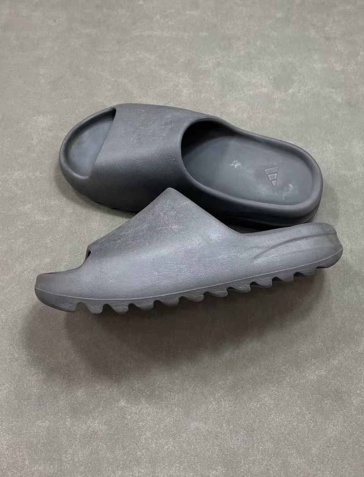Yeezy Adidas Yeezy Slide Onyx, Casual Sport Slides J40 Size US 9.5 / EU 42-43 - 1 Preview