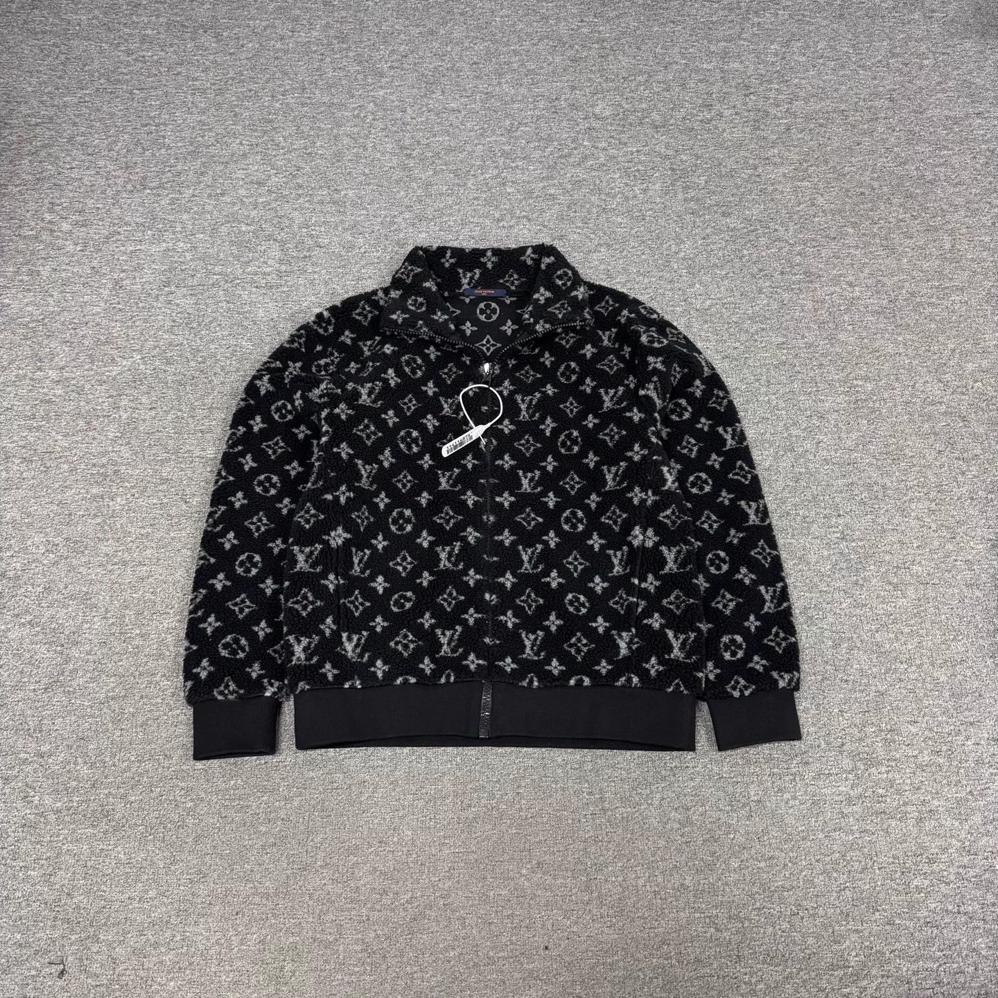 Louis Vuitton LV Monogram All Over Print Teddy Fleece Zip Jacket L Size L / US 10 / IT 46 - 1 Thumbnail