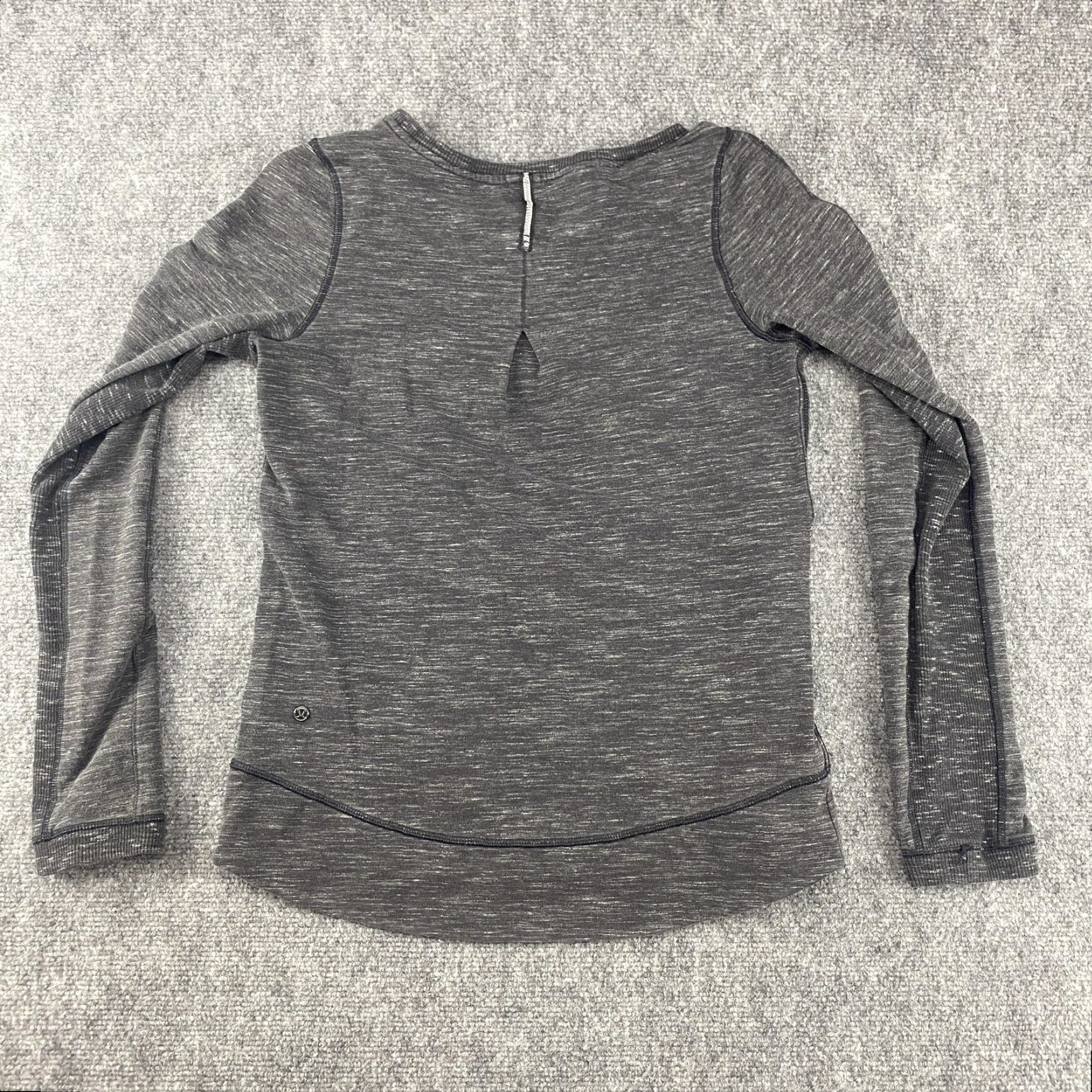 Lululemon Lululemon Sweater Women Small Gray Pullover Crew Long Sleeve Pockets Pleated Logo Knit Athletic Athleisure 90s Flair Womens Size S / US 4 / IT 40 - 3 Thumbnail