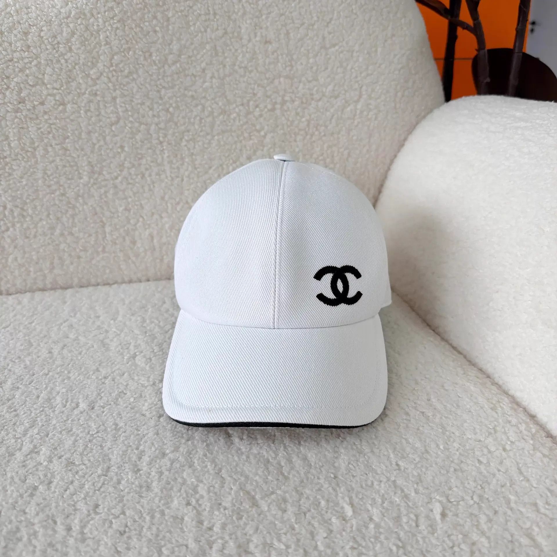 Chanel Chanel 25P White Embroidered Logo Cap Size ONE SIZE - 4 Thumbnail
