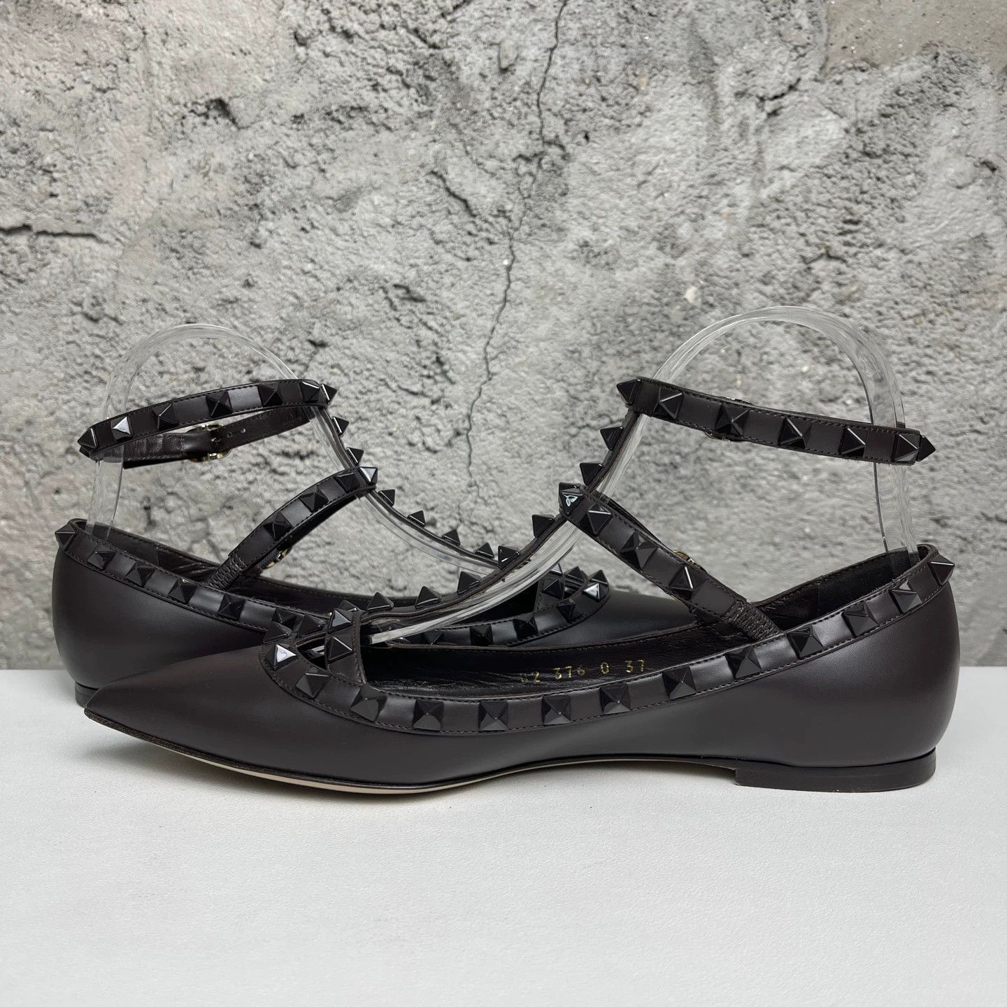 Valentino Valentino 3-Ring Flat Shoes 37 as pictured Size US 6.5 / IT 36.5 - 6 Thumbnail