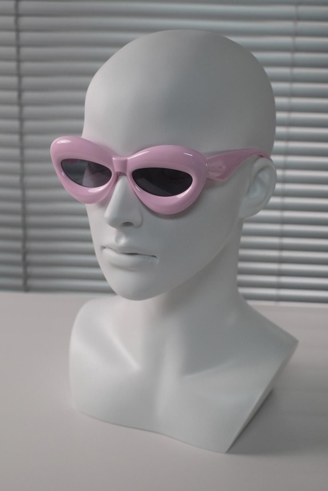 Other Y2k Vtg Futuristic Cat Eye Pink Bold Sunglasses Unisex OS Size ONE SIZE - 1 Thumbnail