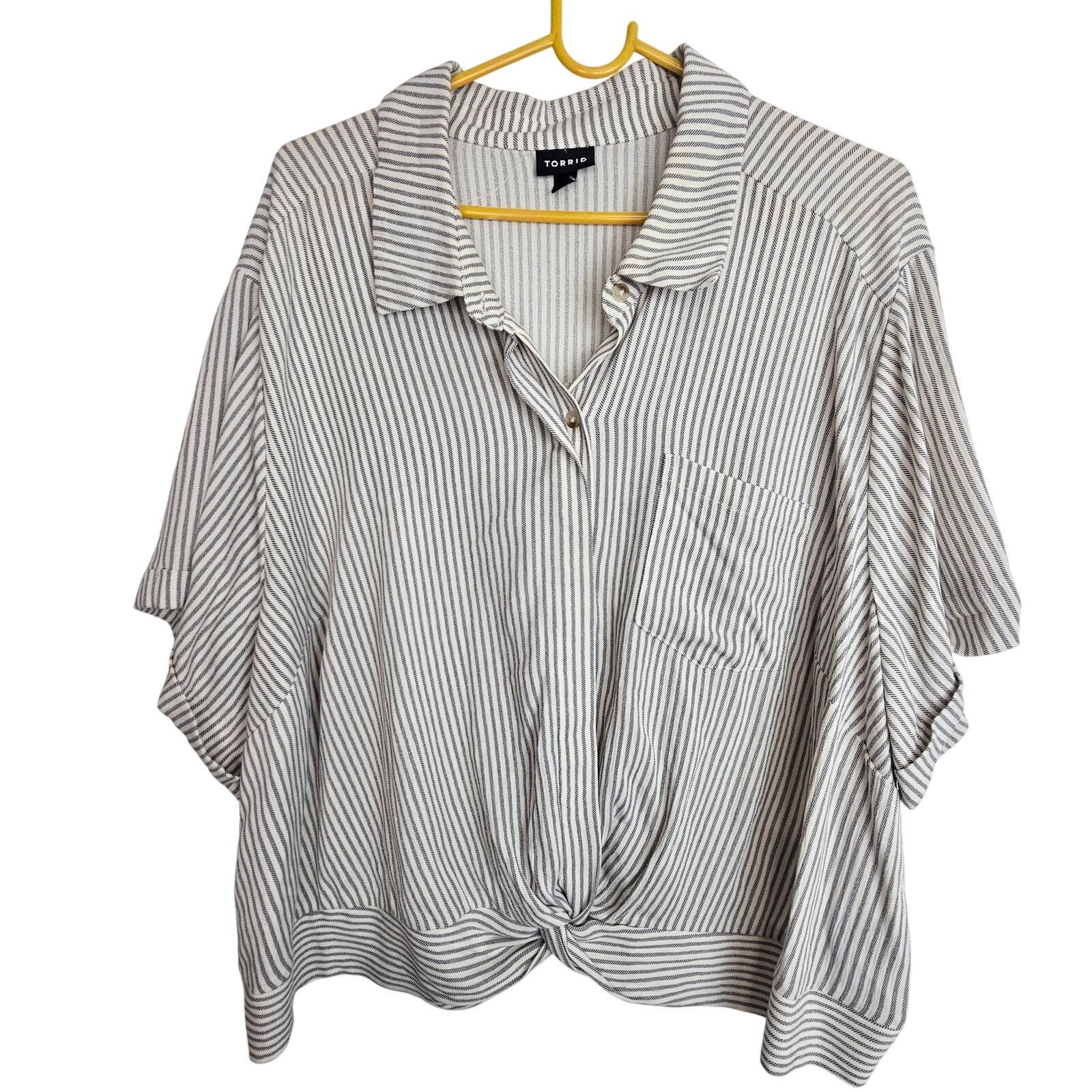 Torrid Torrid Womens Striped Crinkle Gauze Twist Front Button Shirt Size 3XL / US 20-22 - 2 Thumbnail