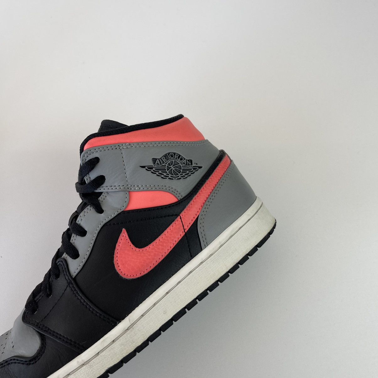Jordan Brand Nike Air Jordan 1 Mid 2020 Hi-Top Shoes Mid/Pink/Shadow Size US 8 / EU 41 - 8 Thumbnail