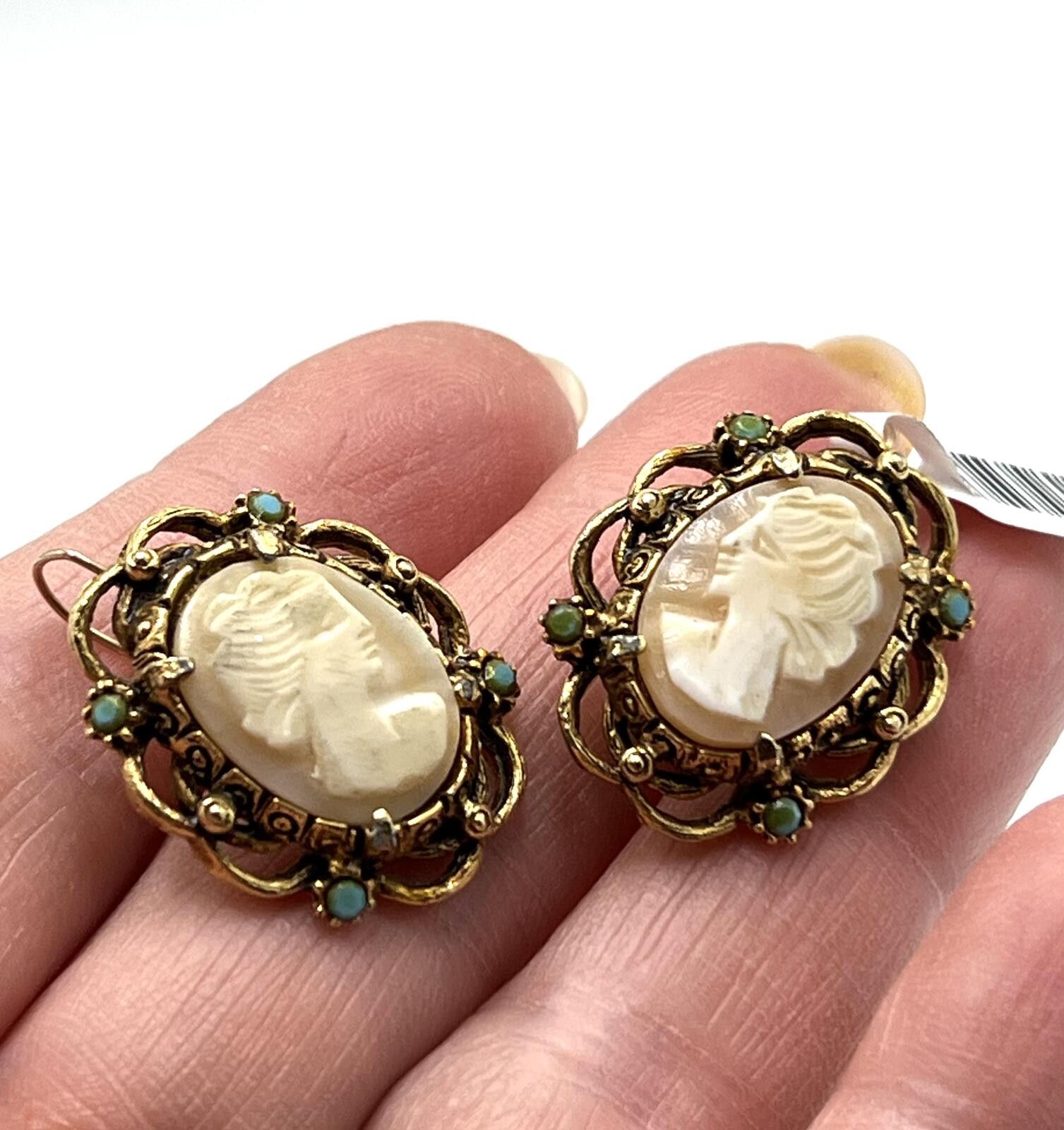 Conte of Florence Florenza Pink Shell Cameo & Green Rhinestone Hook Earrings Size ONE SIZE - 5 Thumbnail