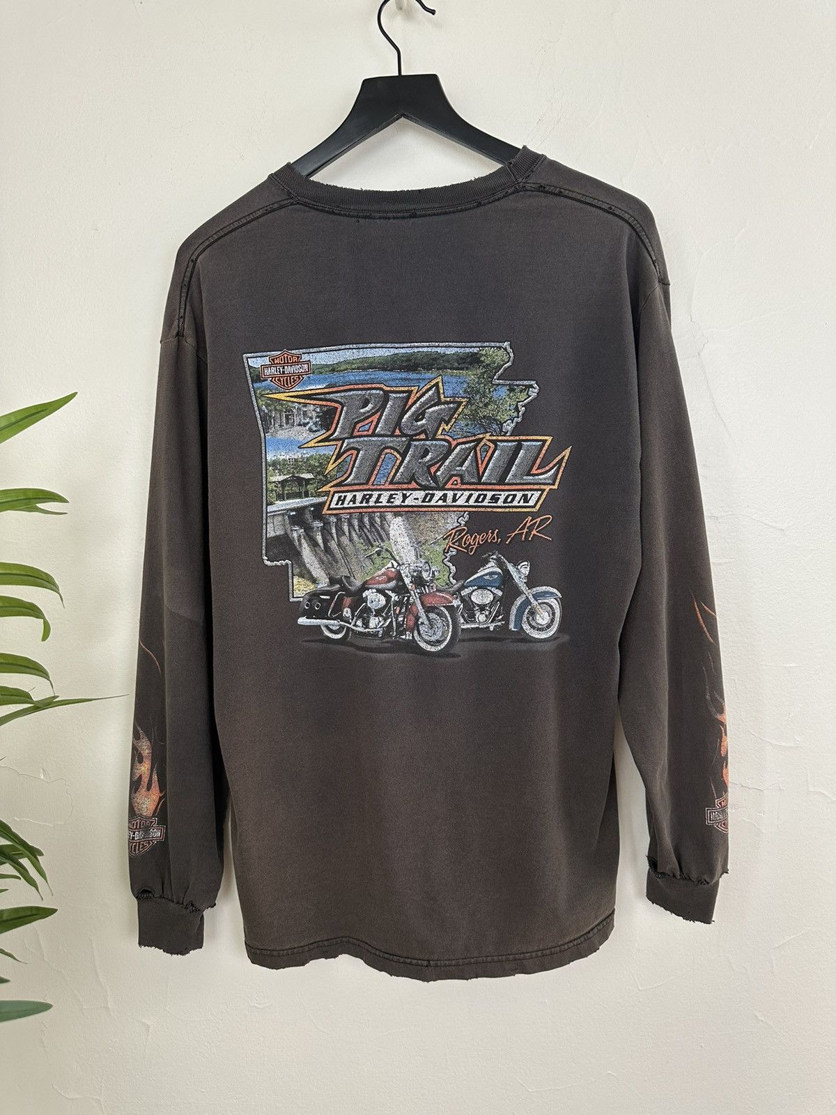 Harley Davidson (L) THRASHED & FADED Flames Black Harley Davidson Longsleeve Size US L / EU 52-54 / 3 - 11 Thumbnail