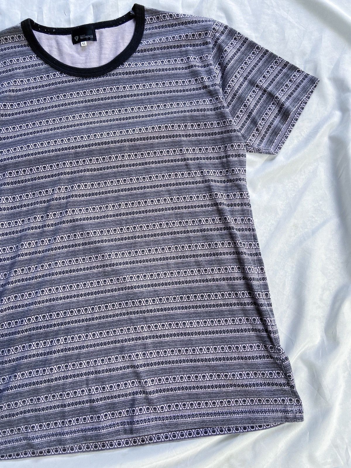 Le Grande Bleu (L.G.B.) TK MIXPICE SKULL ALL OVER PRINTED TEE SHIRT Size US L / EU 52-54 / 3 - 4 Thumbnail