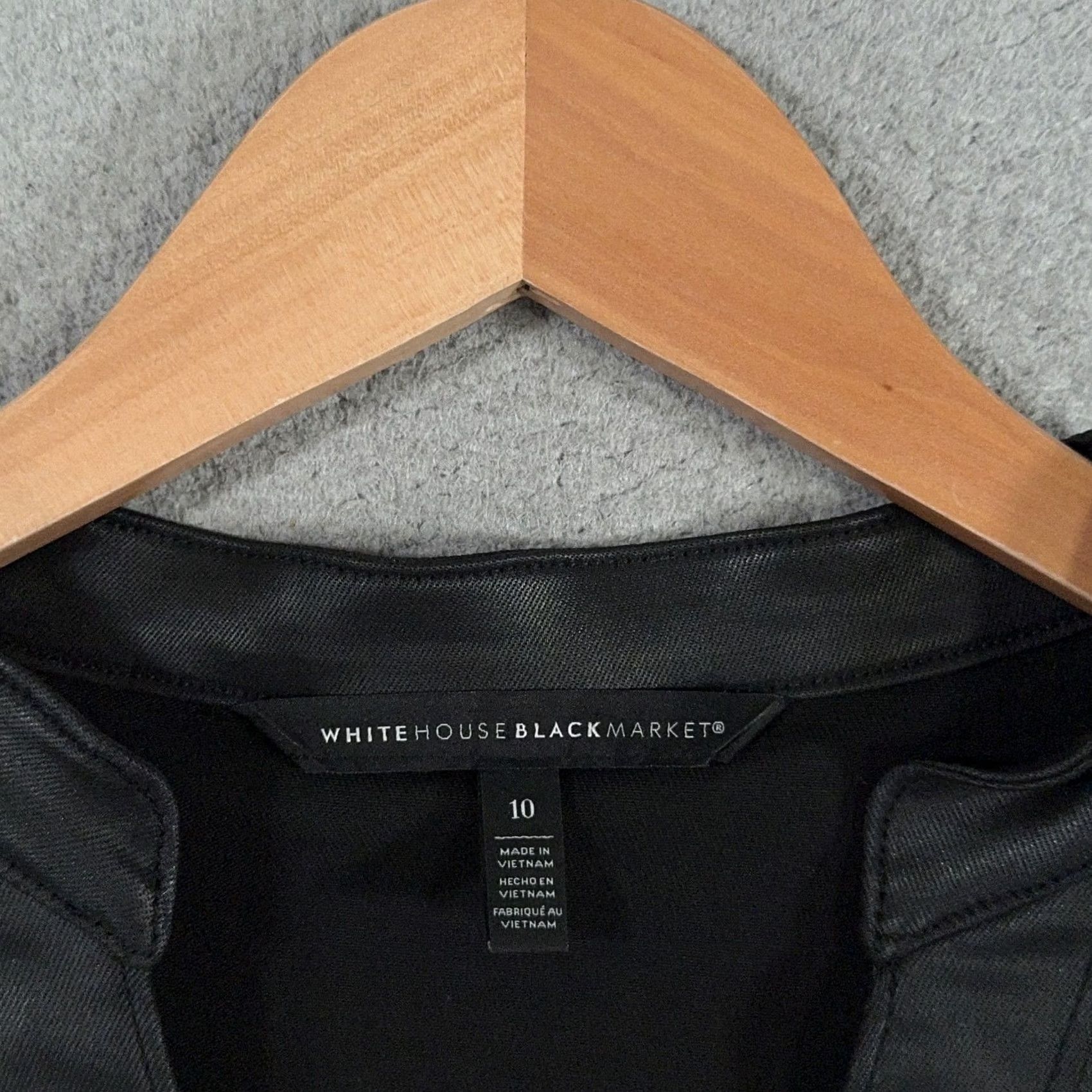 White House Black Market VINTAGE? No. White House Black Market Blouse Womens 10 Black Puff Sleeve V-Neck Button Front Knit Faux Leather Look Shirt Size L / US 10 / IT 46 - 3 Thumbnail
