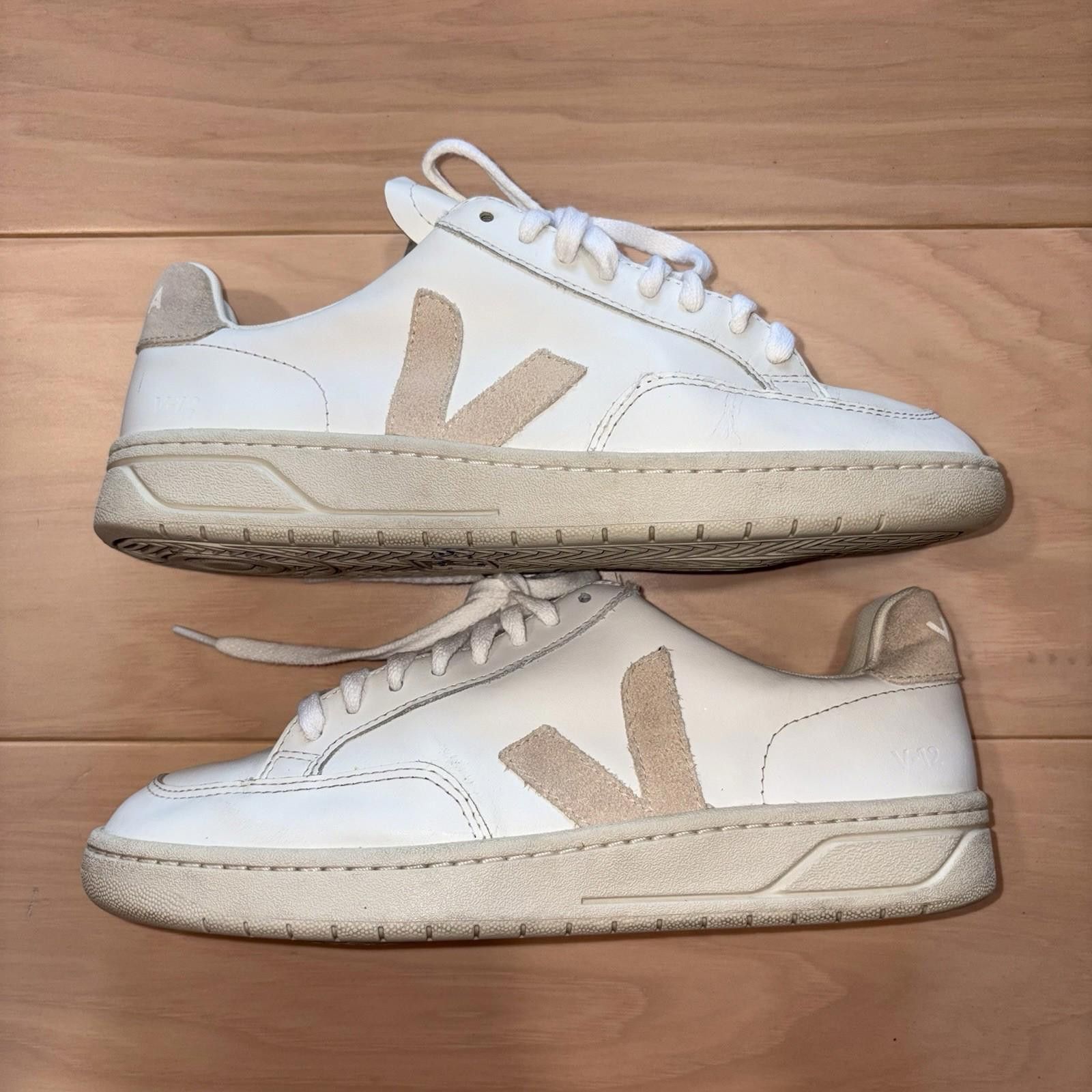 Veja Veja V-12 Women’s Size 9 White Sable Leather Sneakers Size US 9 / EU 42 - 2 Thumbnail