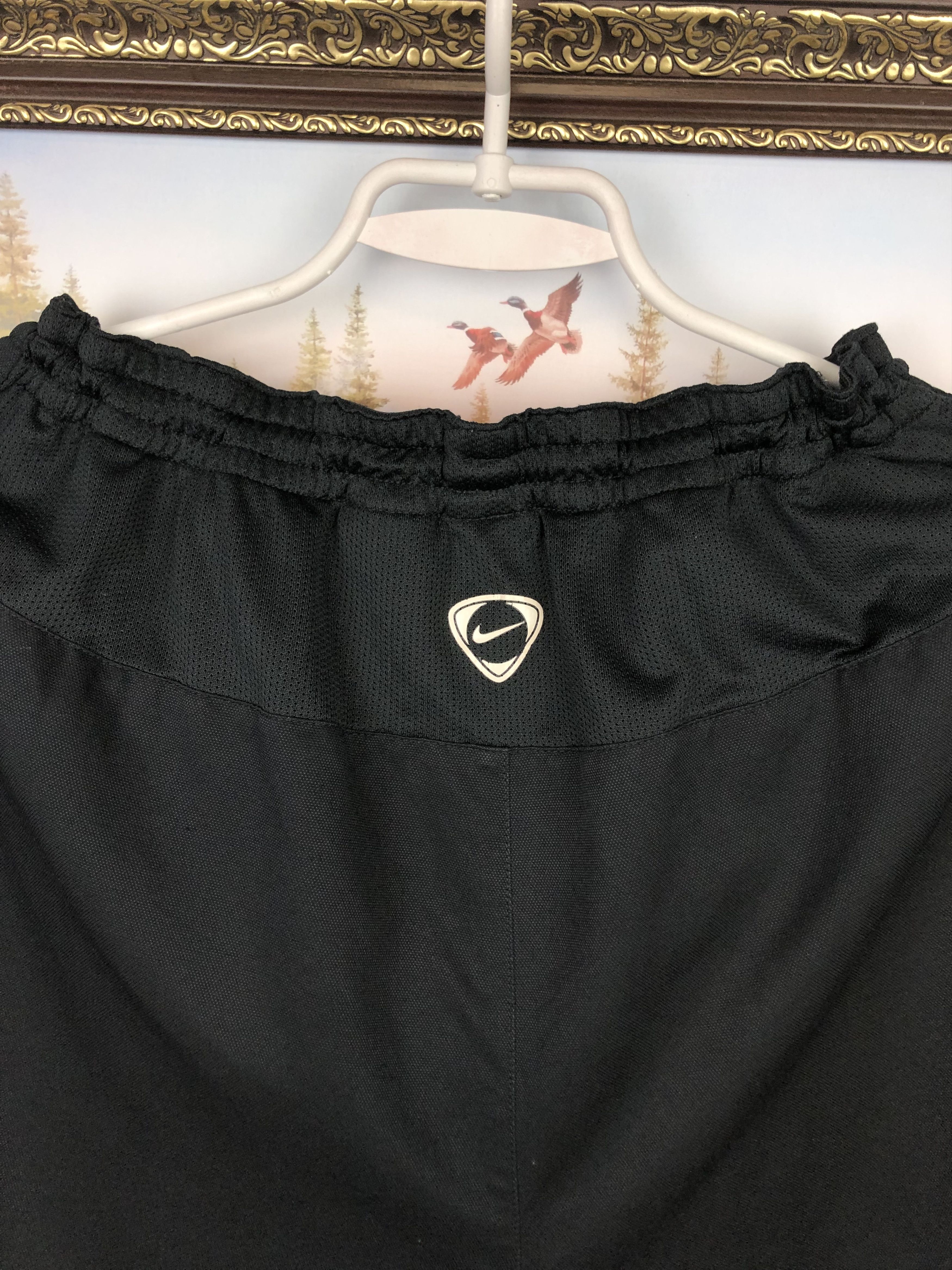 Nike Vintage Nike Manchester United Football Shorts Soccer SizeXL Size US 36 / EU 52 - 13 Thumbnail