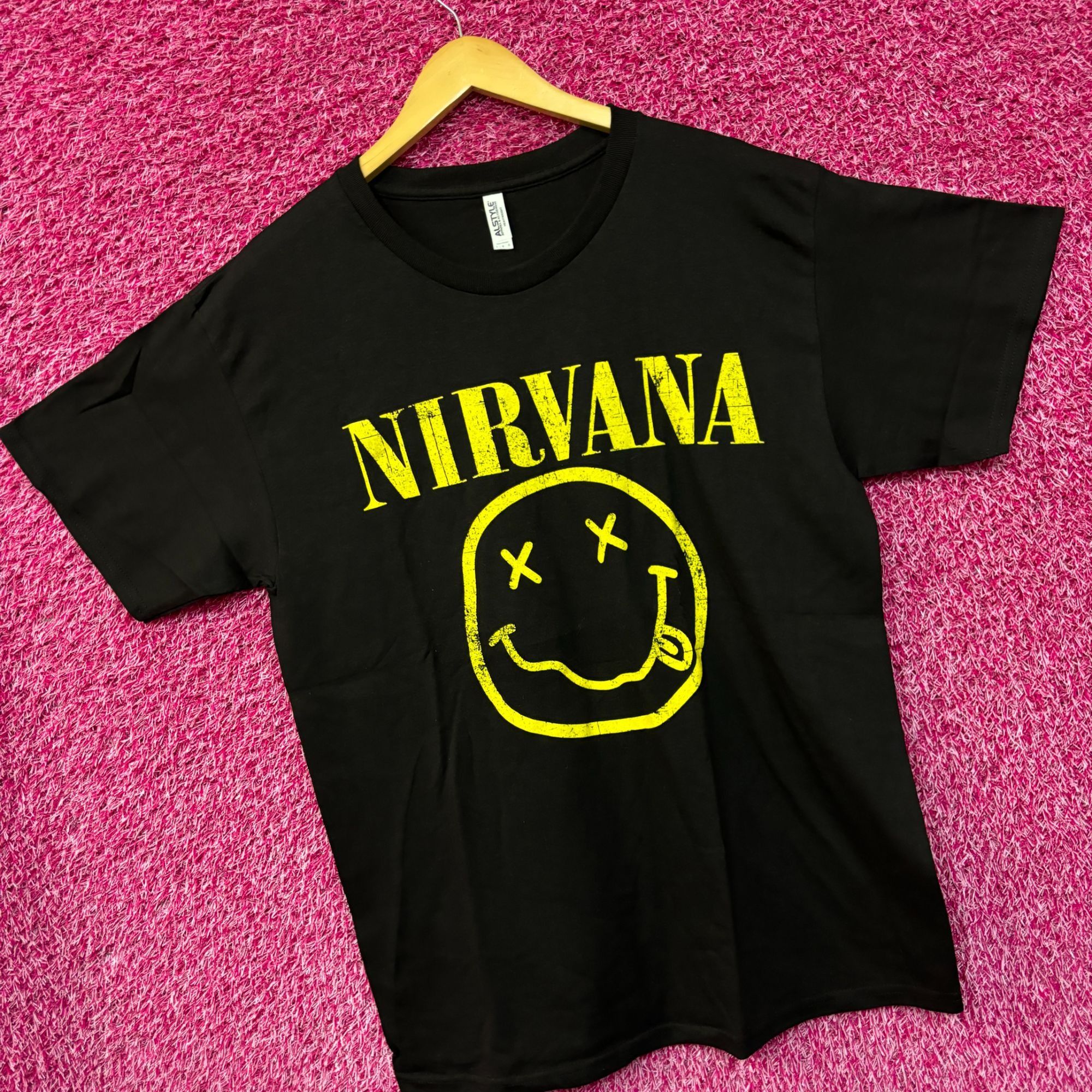 Nirvana Nirvana Never Mind Smiley Face grunge Rock Tshirt size large Size US L / EU 52-54 / 3 - 3 Thumbnail