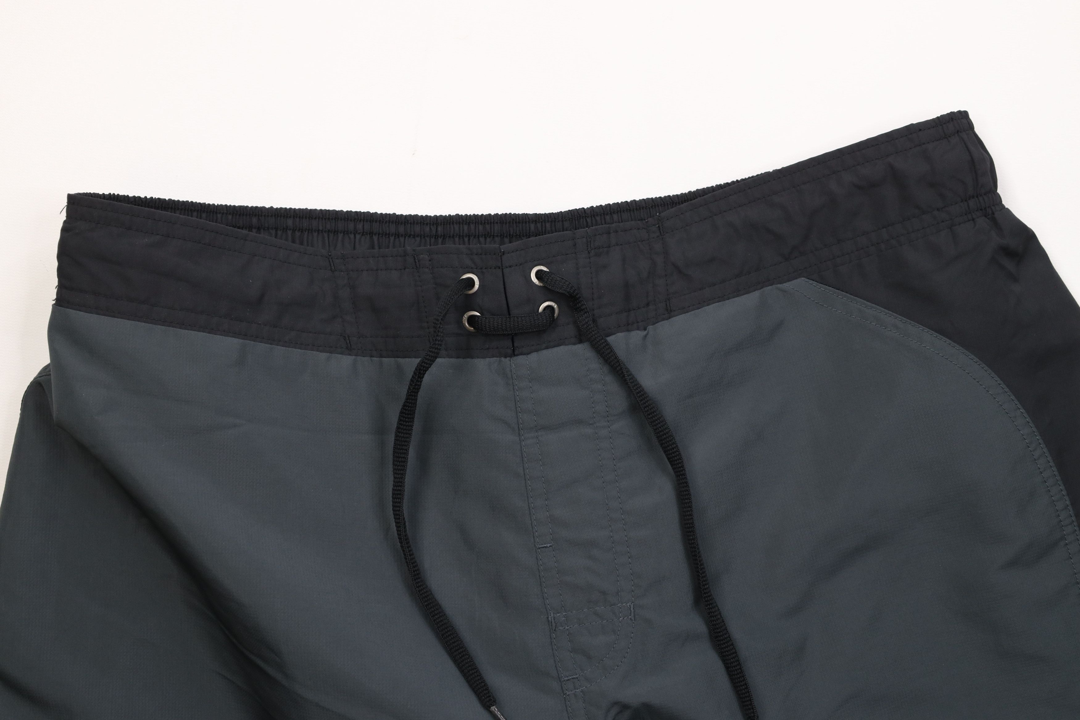 Nike Vintage Y2K Nike Mini Swoosh Lined Board Shorts Swim Trunks Size US 36 / EU 52 - 2 Thumbnail