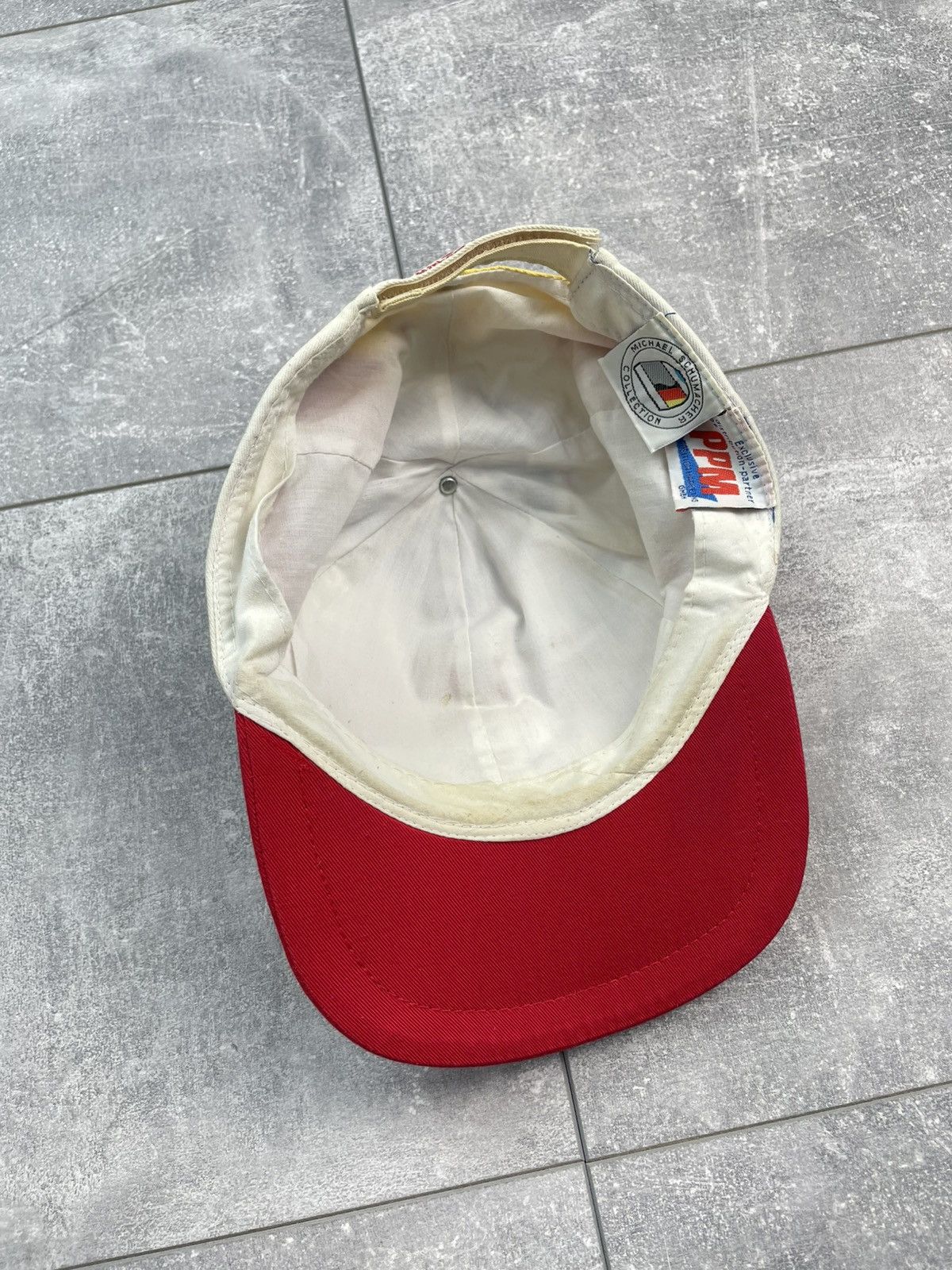 Formula 1 NWT Michael Schumacher 1998 DVAG Ferrari F1 Vintage Cap Size ONE SIZE - 8 Thumbnail