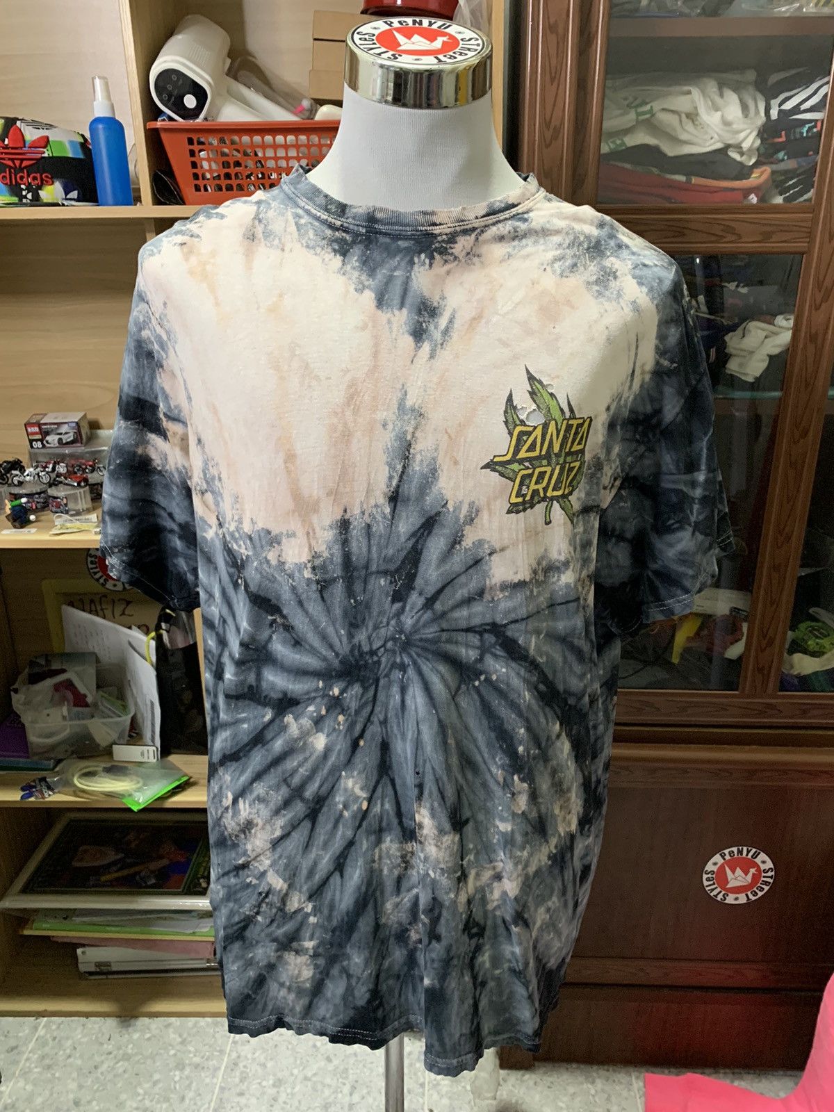 Santa Cruz Skateboards × Vintage Santa Cruz Marijuana Distressed T-Shirt Size US XL / EU 56 / 4 - 2 Thumbnail