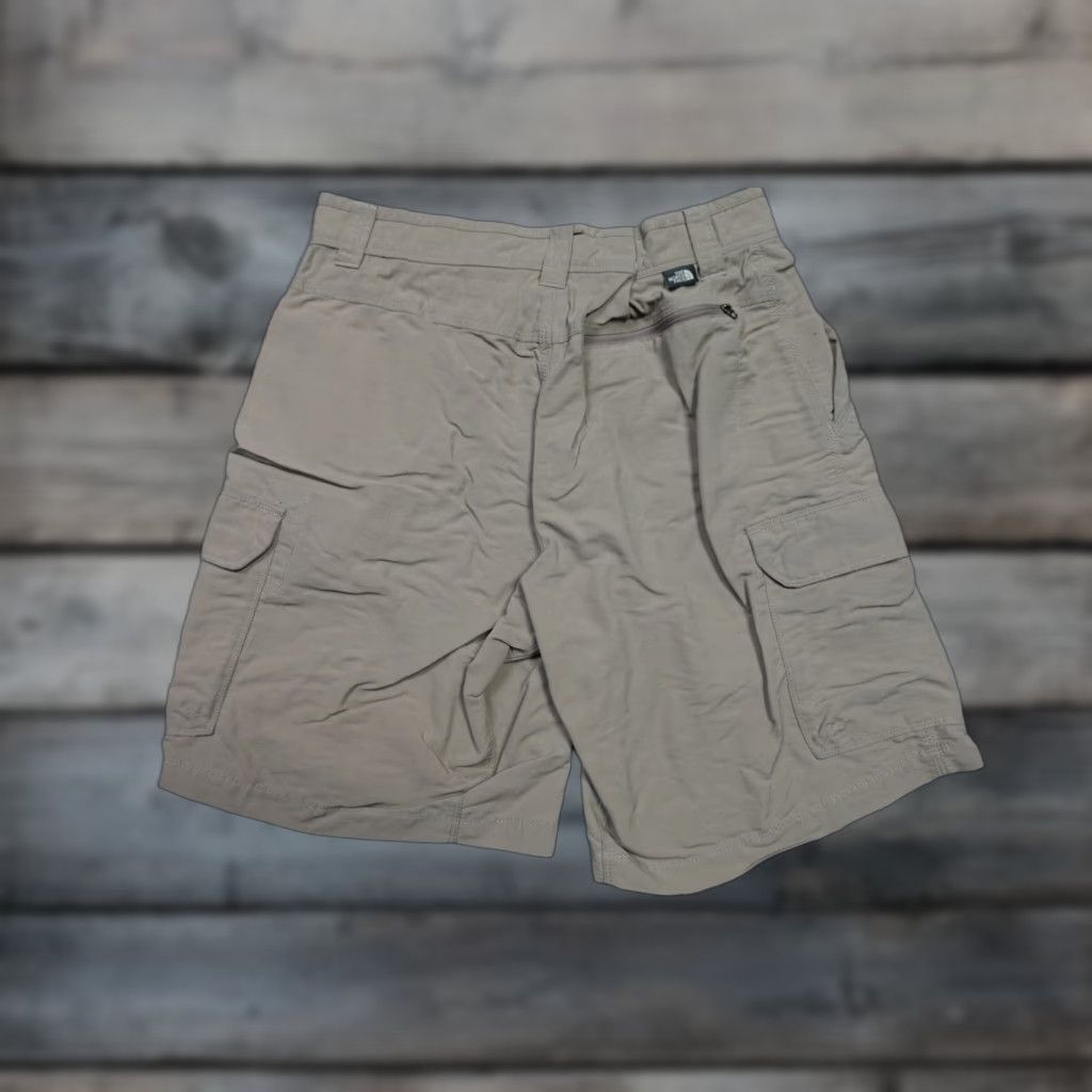 The North Face The North Face Men's Short 30 Beige Nylon Hiking Lightweight Cargo Pocket Outdoor style Athletic Modern Beige Size US 30 / EU 46 - 1 Thumbnail