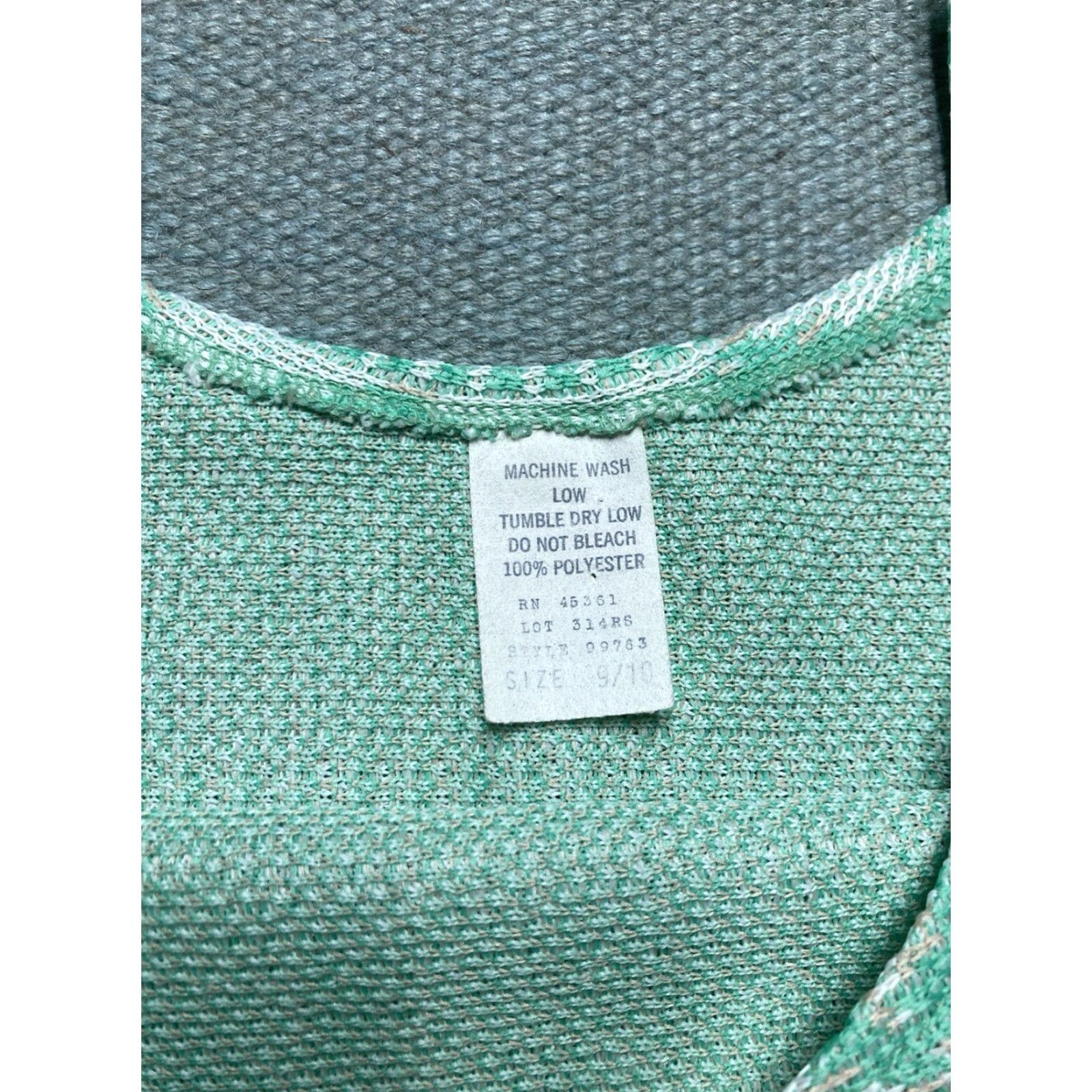 Vintage VINTAGE 70s tank top Sleeveless shirt Geometric Diamonds Polyester Knit Women 9/10 Medium Green Mens? Size M / US 6-8 / IT 42-44 - 3 Thumbnail