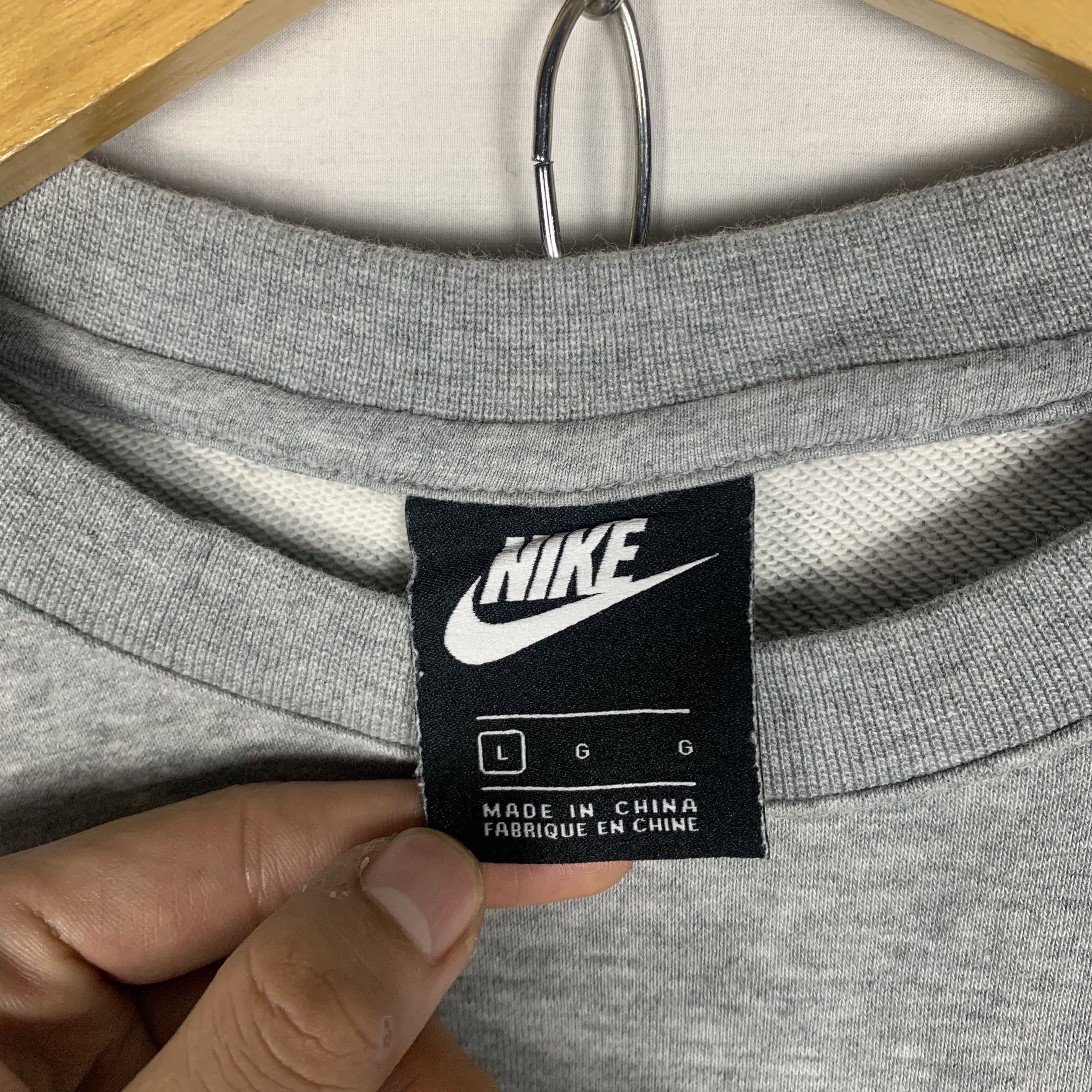 Nike Nike Swoosh Sweatshirt Crewneck Size US L / EU 52-54 / 3 - 3 Thumbnail