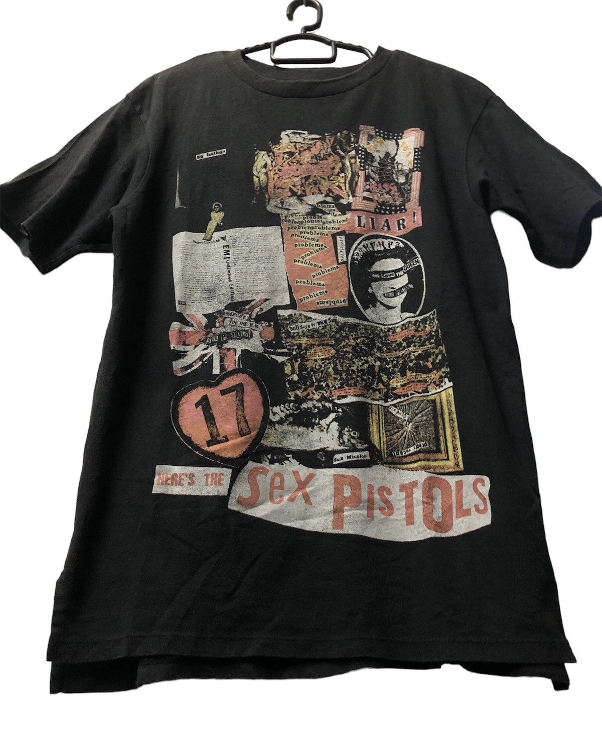 Band Tees Sex Pistols x Uniqlo Full Print Size US S / EU 44-46 / 1 - 21 Thumbnail