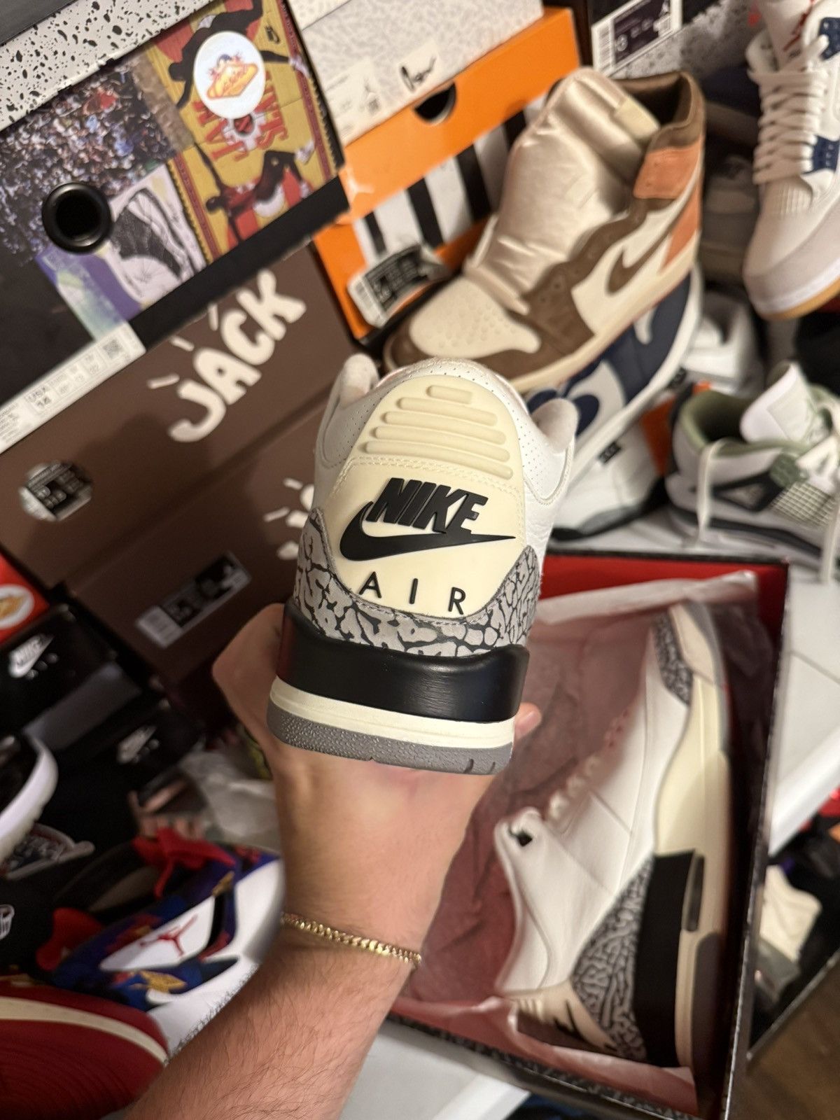 Jordan Brand White cement 3 sz 9.5 Size US 9.5 / EU 42-43 - 3 Thumbnail