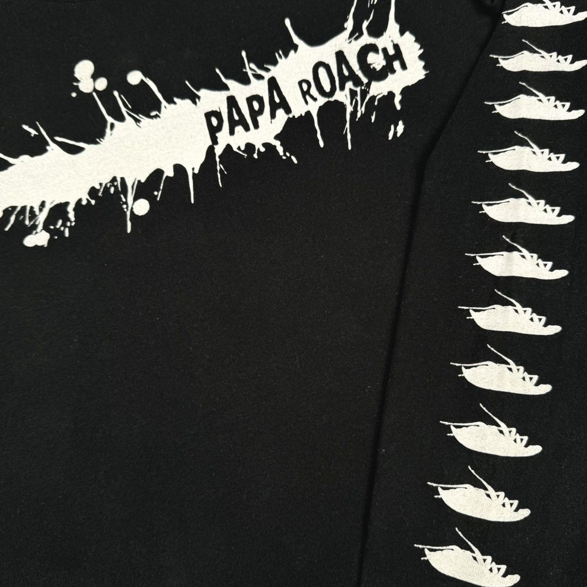 Band Tees Vintage 2000 Papa Roach ‘Cockroach’ Screen Stars LS T Shirt Size US XL / EU 56 / 4 - 4 Thumbnail