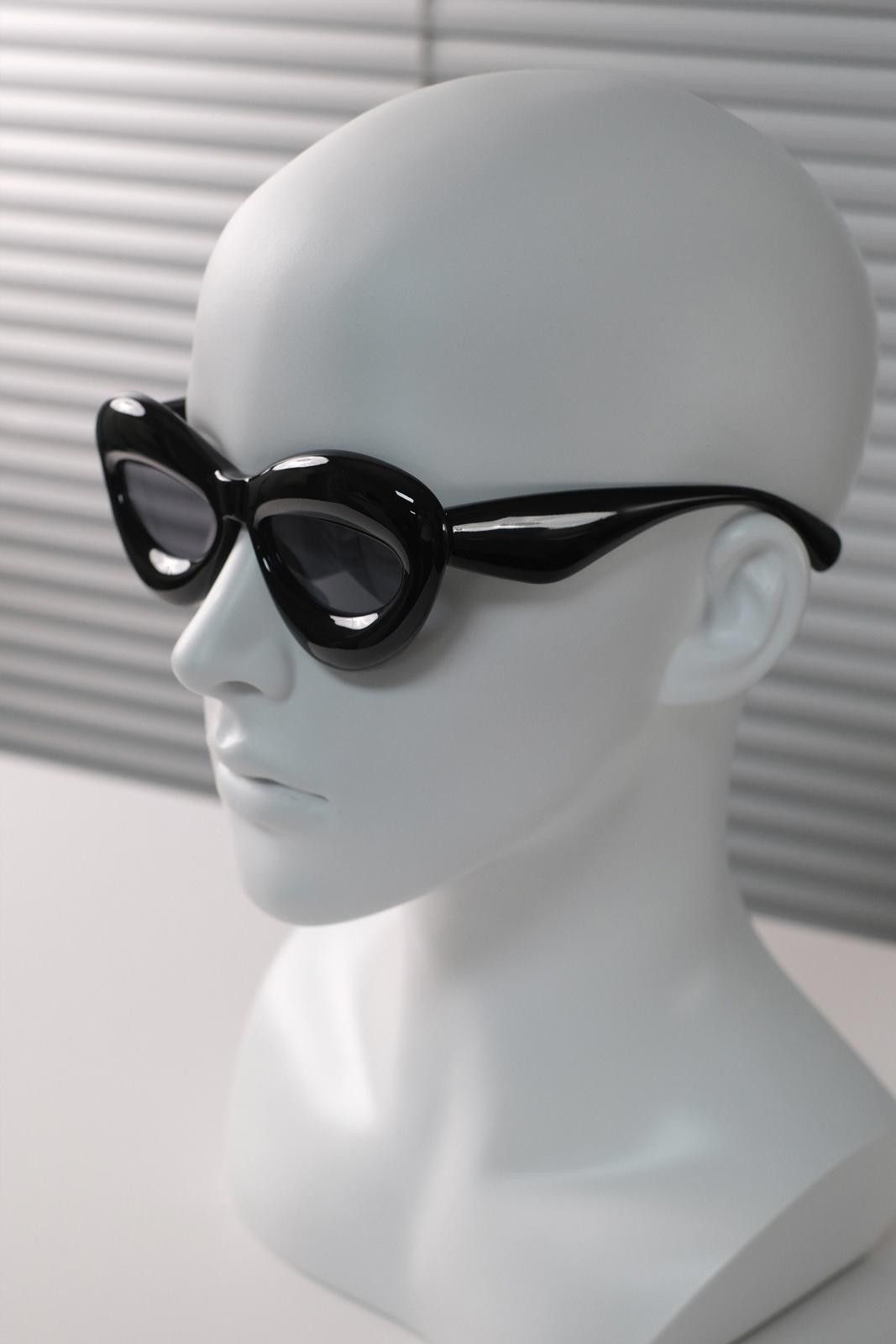 Other Y2k Vtg Futuristic Cat Eye Black Bold Sunglasses Unisex OS Size ONE SIZE - 9 Thumbnail