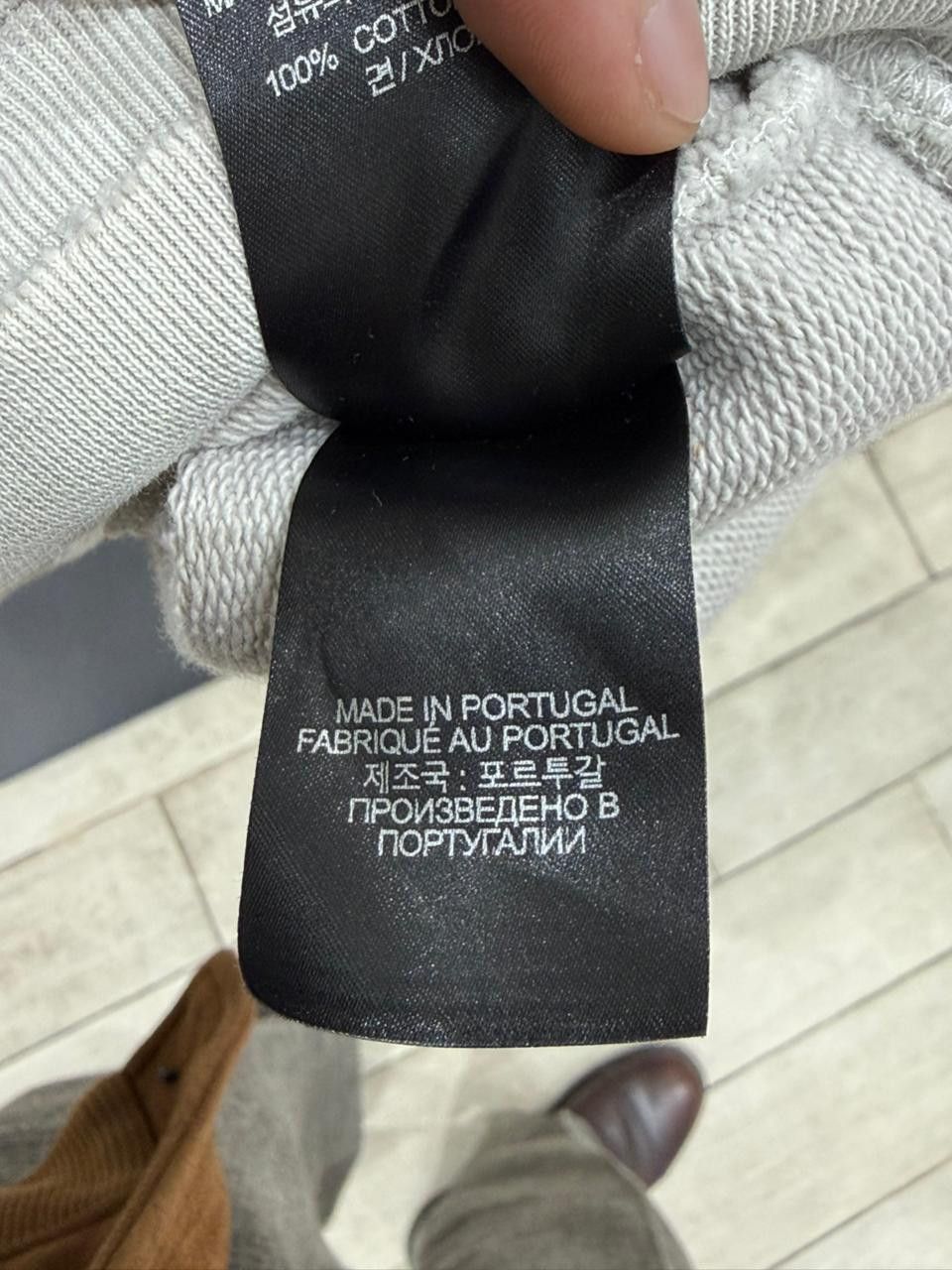Vetements CC28 Sweatshirt with Embridery Logo in Gray Size US M / EU 48-50 / 2 - 6 Thumbnail