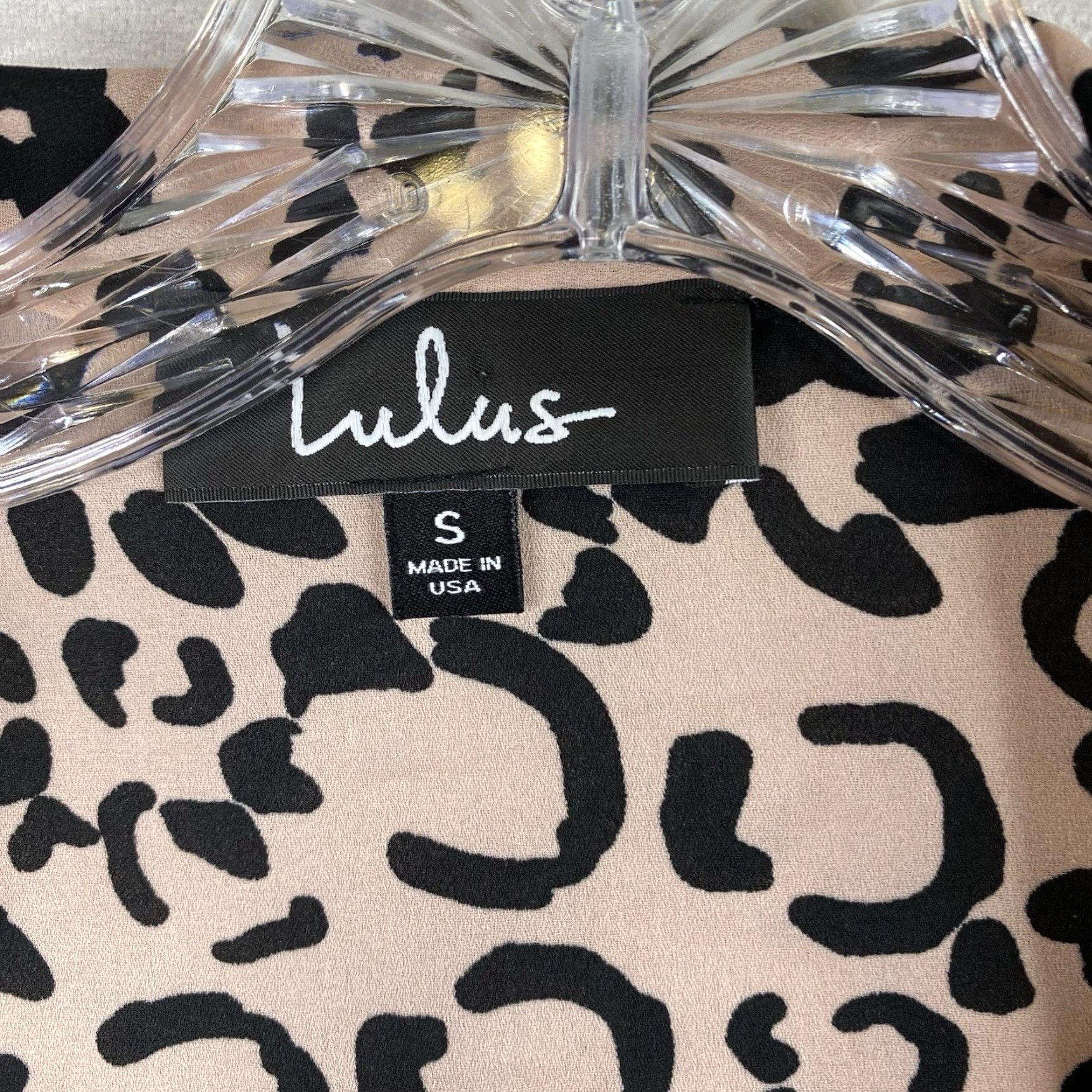 Lulus Lulus Pink Animal Print Short Sleeve Button-Up Top Womens S Shirt Floral Collared Casual Crop Top Size S / US 4 / IT 40 - 2 Thumbnail
