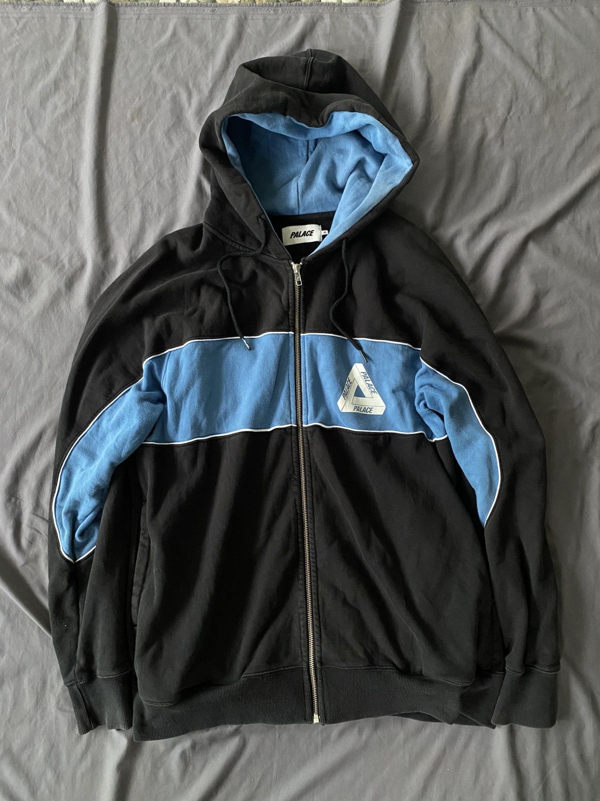 Palace Palace 2 Tone Hood Size US XL / EU 56 / 4 - 2 Thumbnail