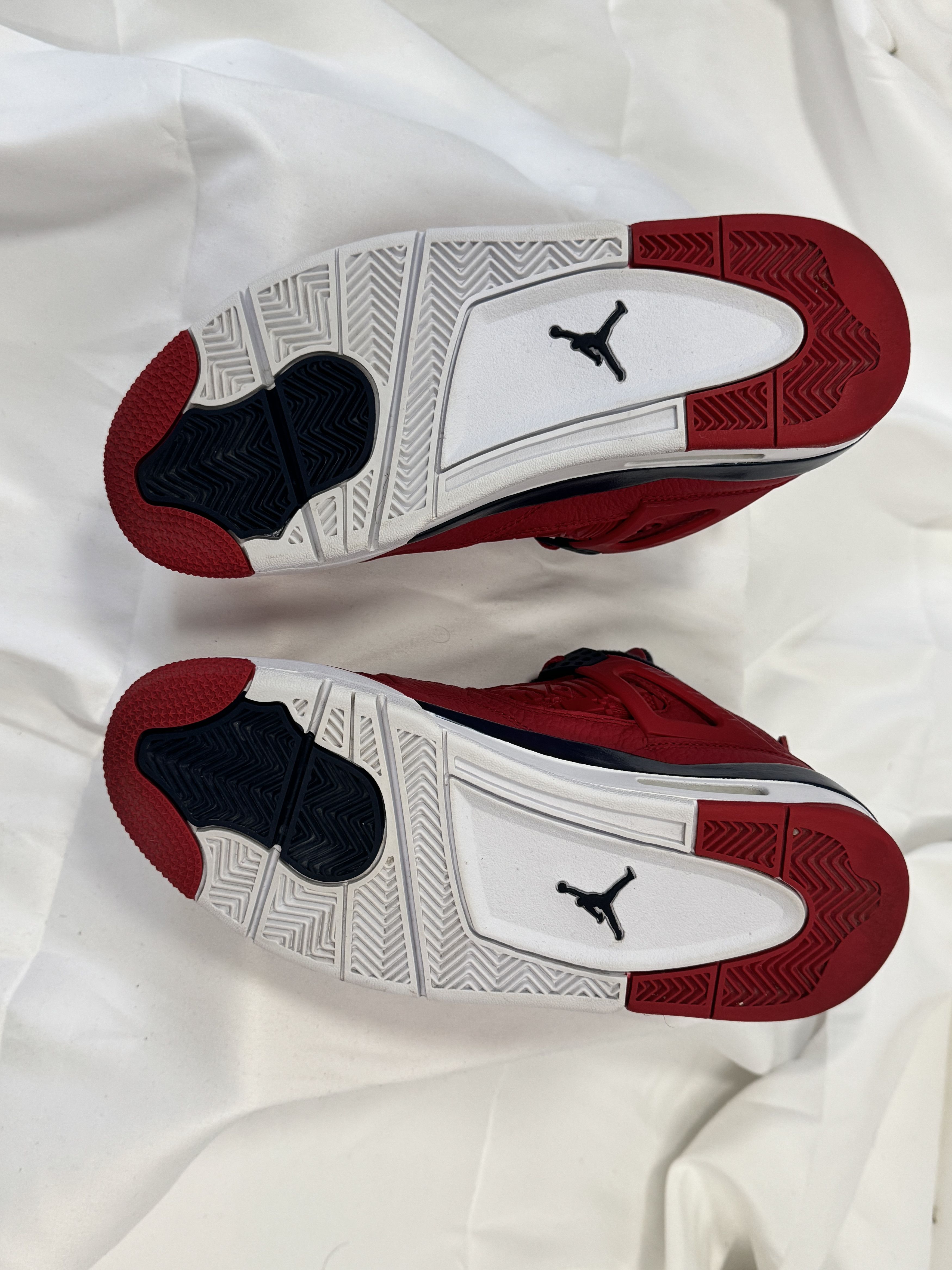 Nike Jordan 4 Retro Fiba 2019 Size US 8 / EU 41 - 11 Thumbnail