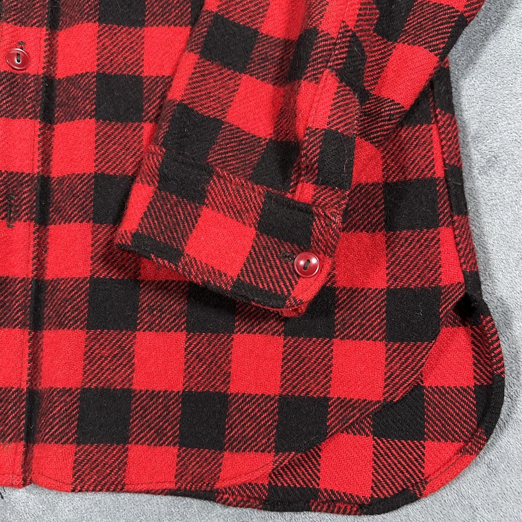 Vintage VINTAGE Woolrich Flannel Shirt Mens Large Red Black Buffalo Plaid 1950s Long Sleeve Classic Workwear Size US L / EU 52-54 / 3 - 7 Thumbnail