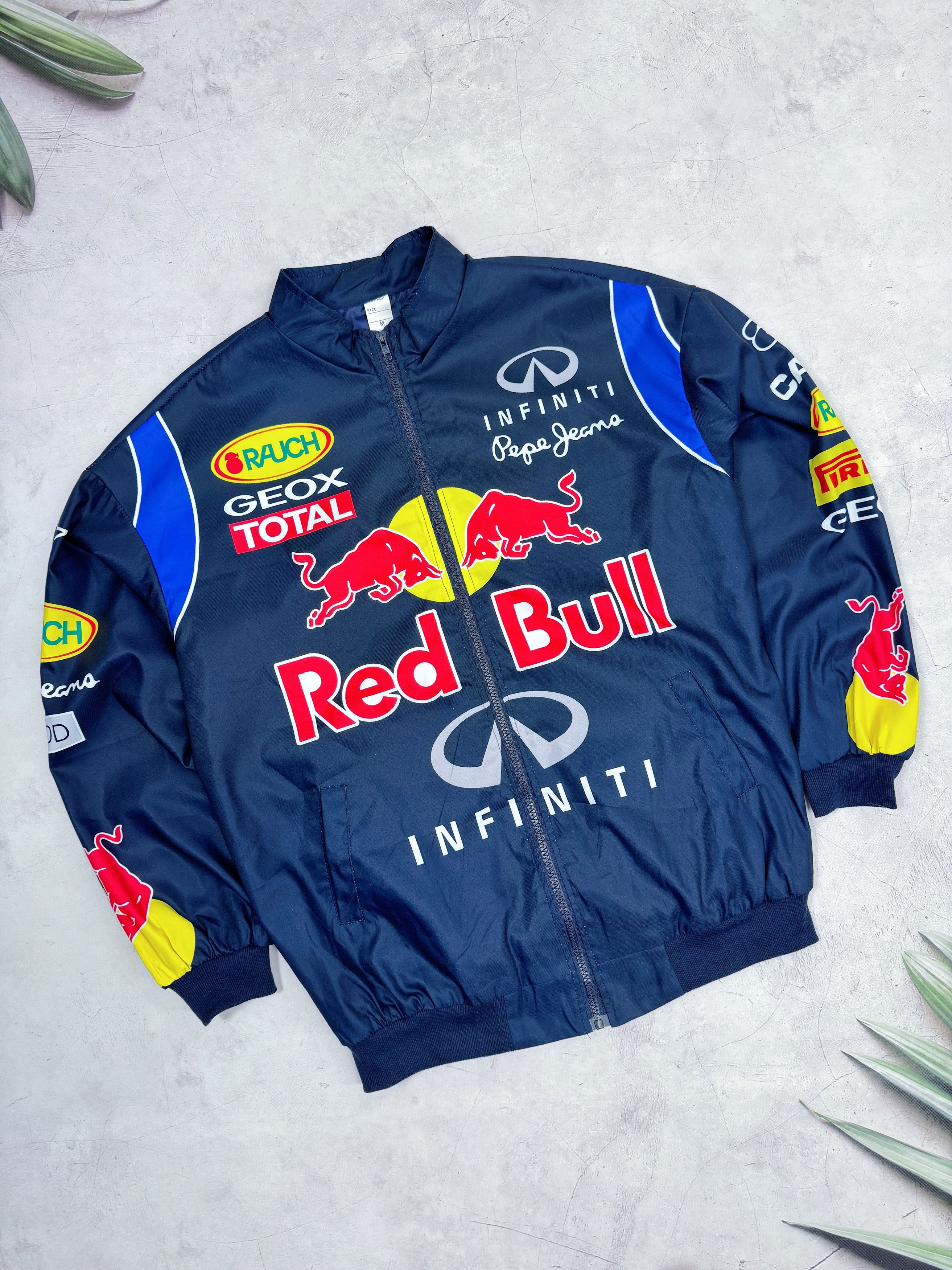 Formula 1 Red Bull F1 Team Light Jacket Racing Infiniti Pirelli Size US M / EU 48-50 / 2 - 4 Thumbnail