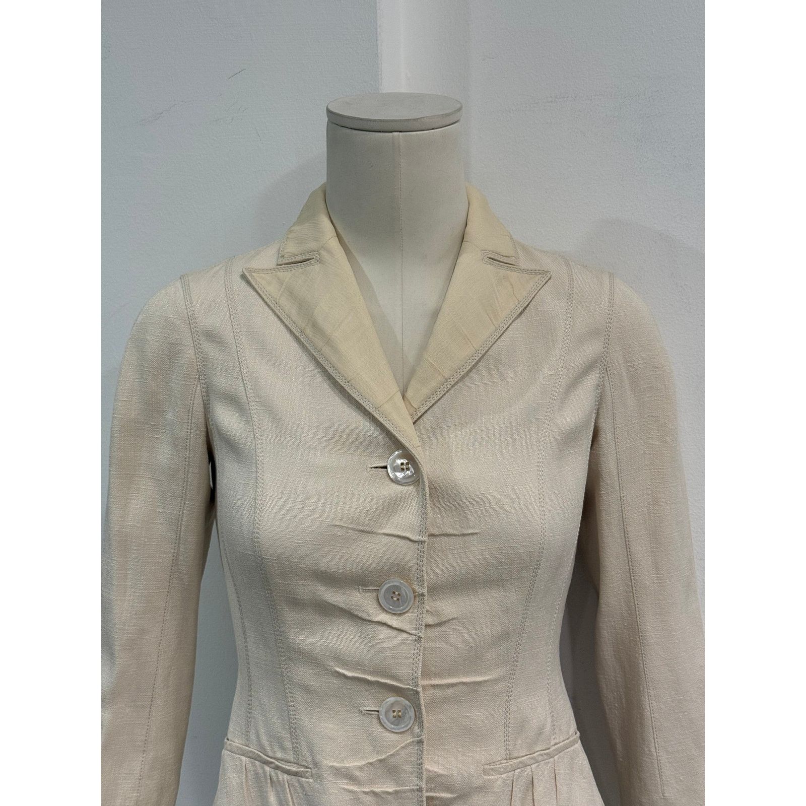 Louis Vuitton 2000s Louis Vuitton structured cropped linen peplum jacket Size XS / US 0-2 / IT 36-38 - 4 Thumbnail