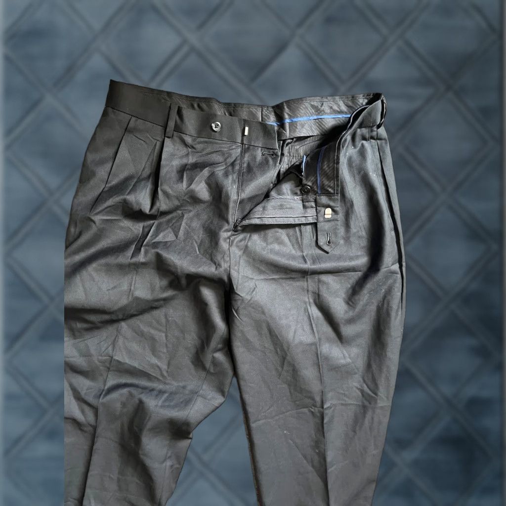 Croft & Barrow Croft & Barrow Pants Mens 36x29 Black Relaxed Fit Pleated Front Trousers Solid Pants Men 36 Black Relaxed Pockets Khakis 90s? Size US 36 / EU 52 - 1 Thumbnail